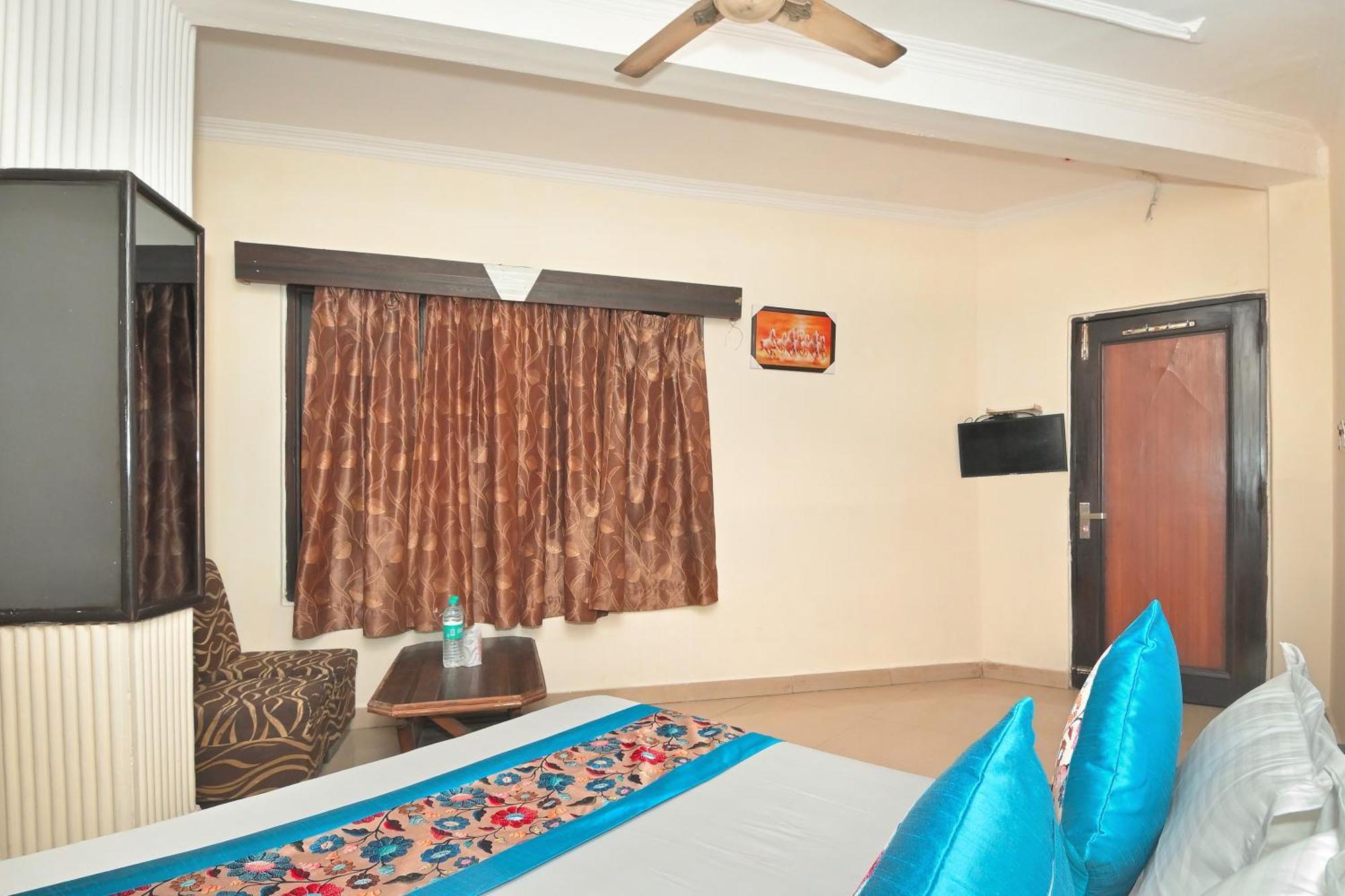 Hotel Ashoka Continental 3*
