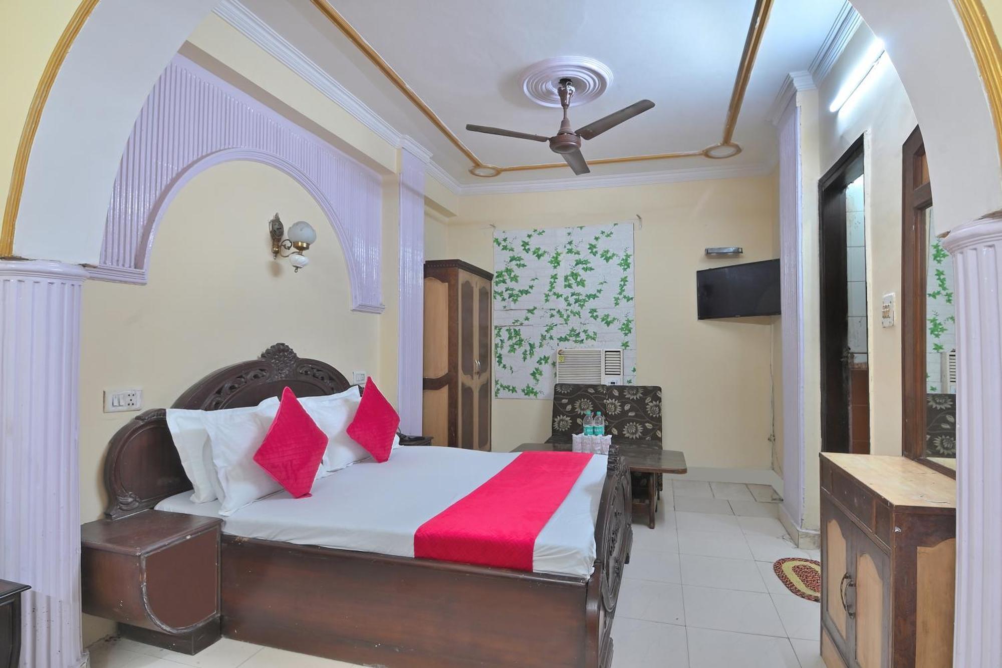 Ashoka Continental Hotel 3*