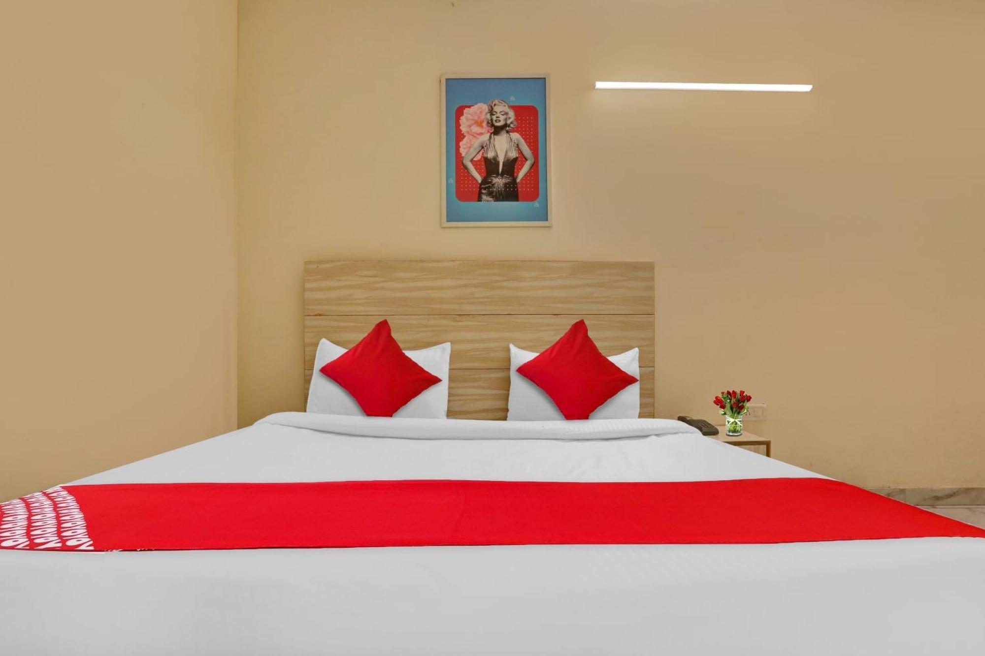 O Raas Near Near Laxmi Nagar Metro Station