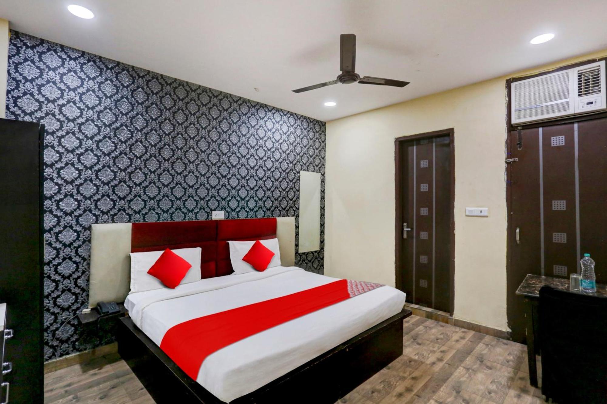 Hotel O Sagarpur New Delhi