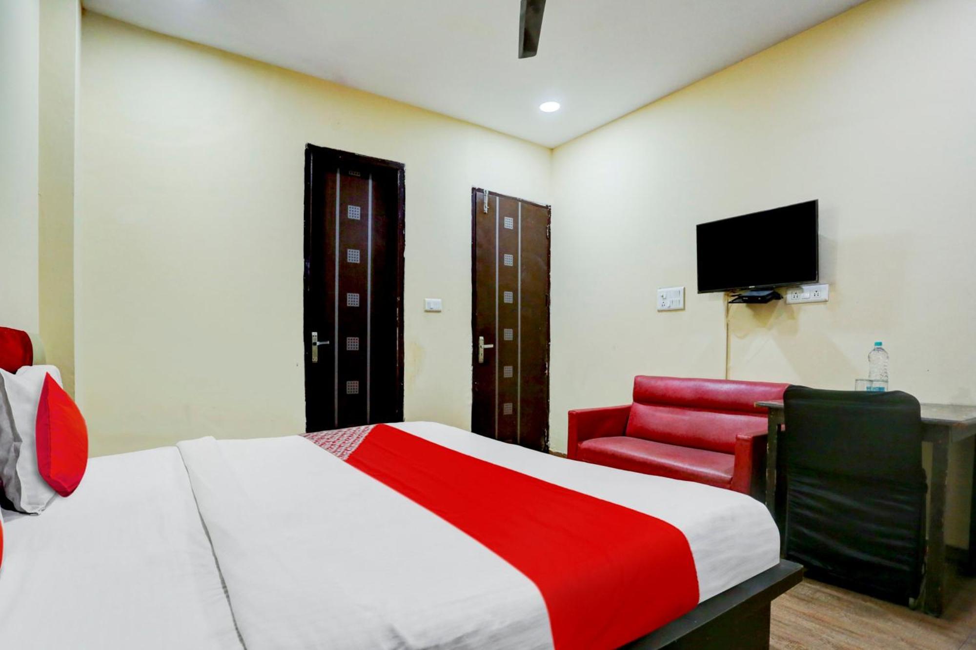 Hotel O Sagarpur 3* New Delhi