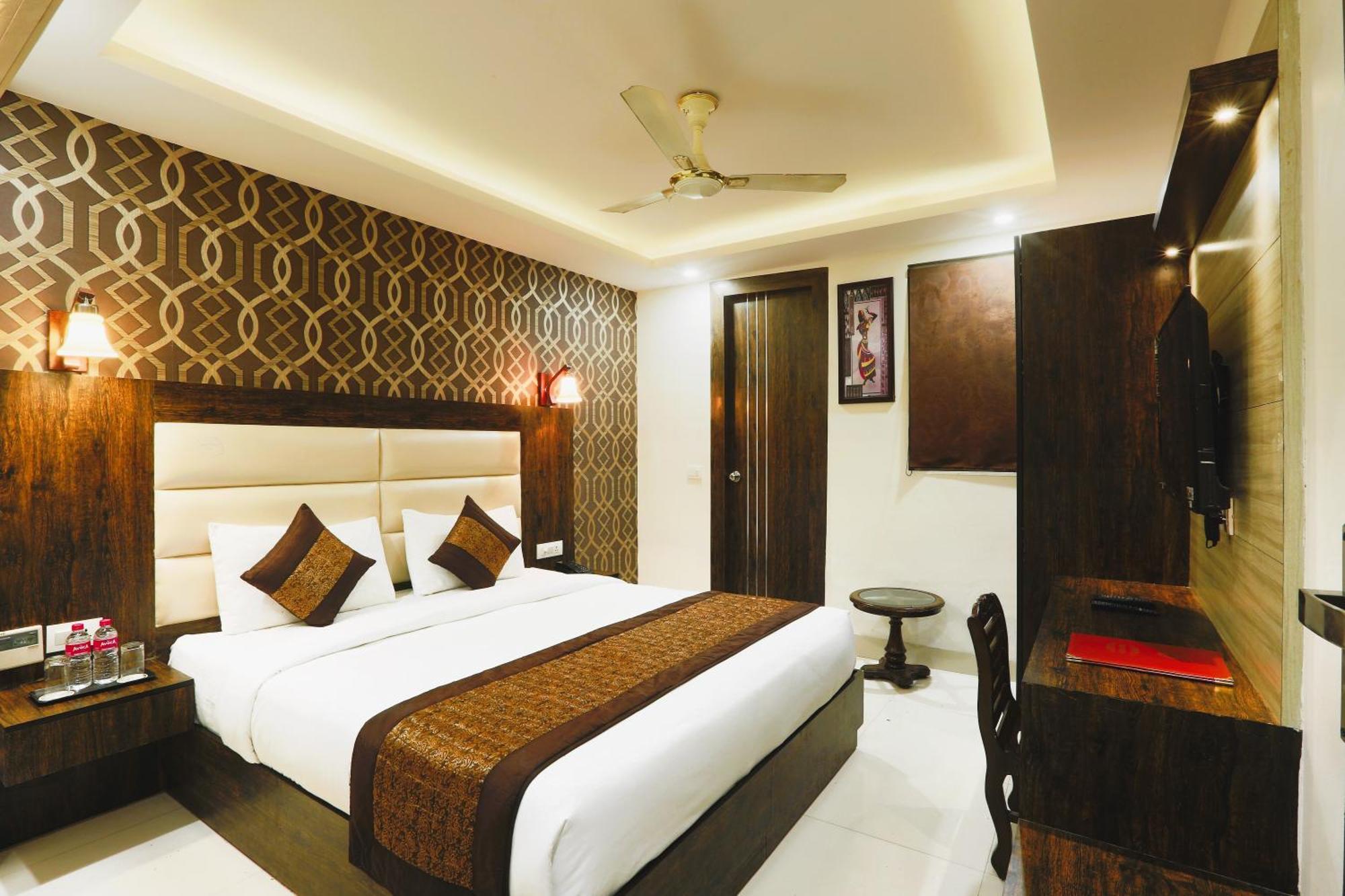 Hotel Triton Grand