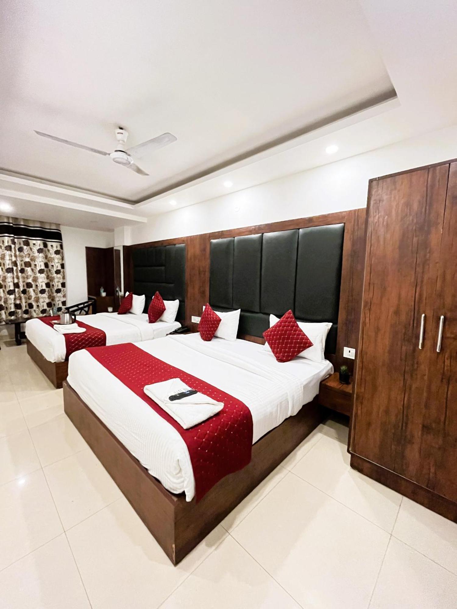 Triton Grand Hotel