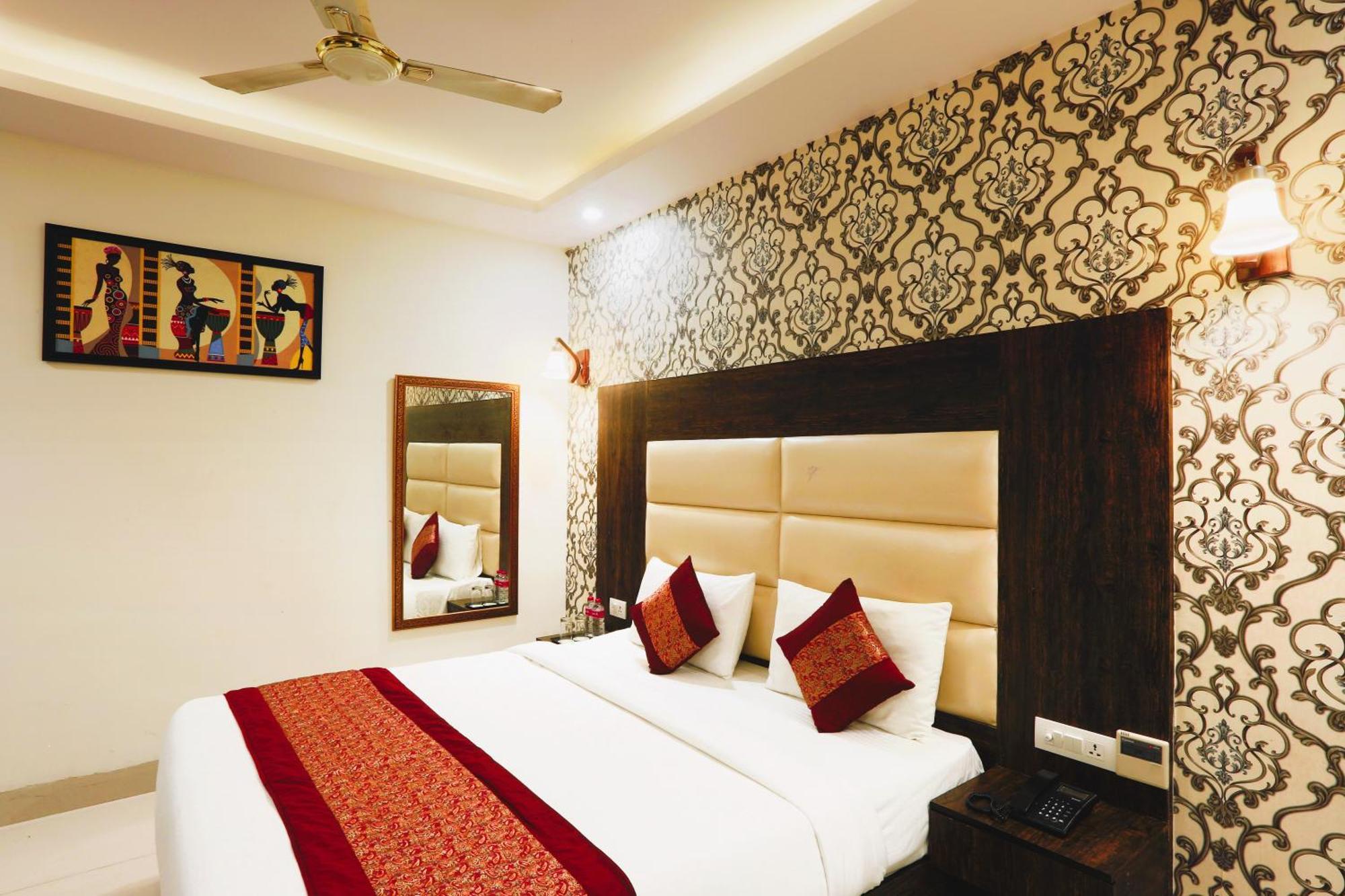 Triton Grand Hotel New Delhi