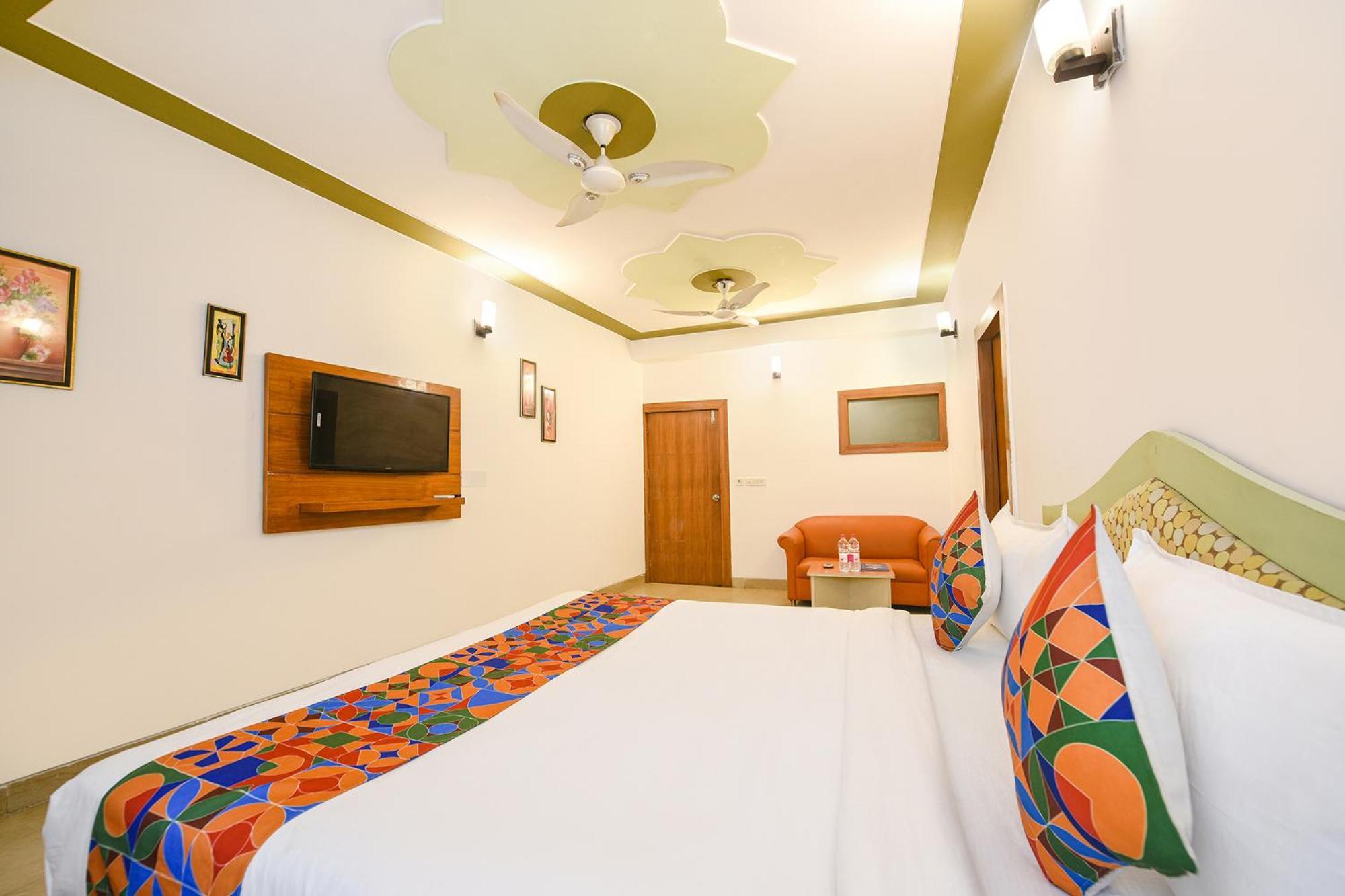 Hotel Fabhotel The Grand Ambrosia 4*