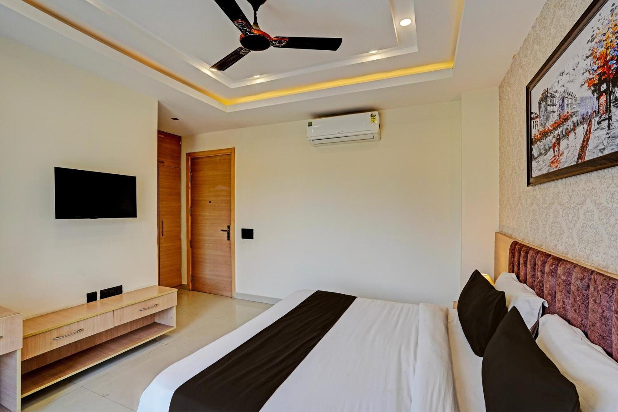 Hotel Marina Plaza A Family Near Igi Airport Delhi 4*