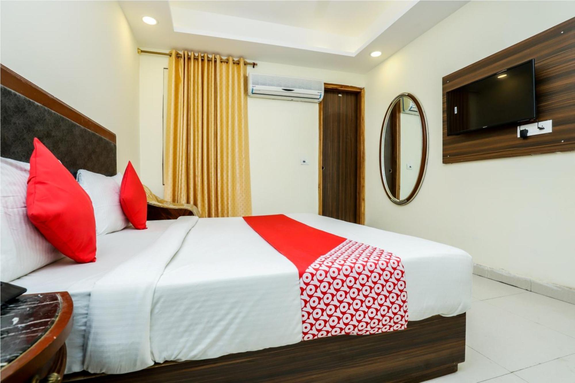 L Near Delhi Airport Hotel