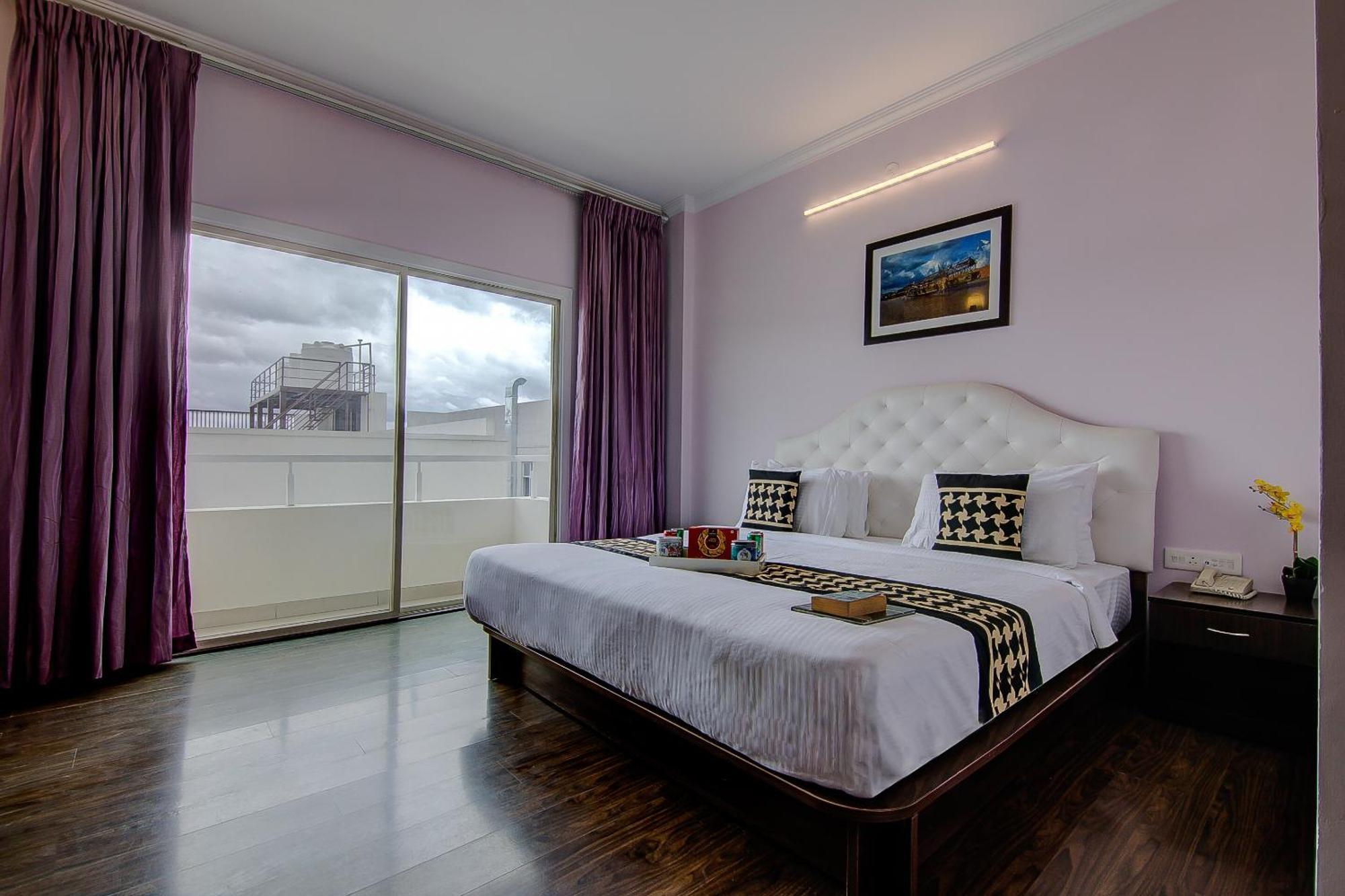 Le Mount Plaza A Family Near Igi Airport Delhi 4*