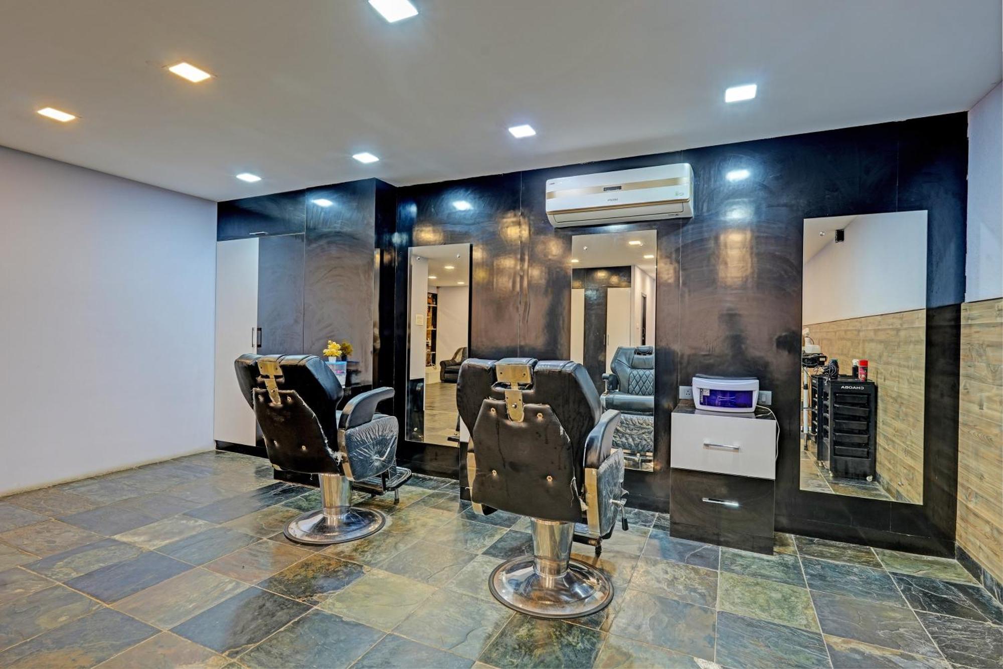 Le Mount Plaza A Family Near Igi Airport Delhi 4* New Delhi