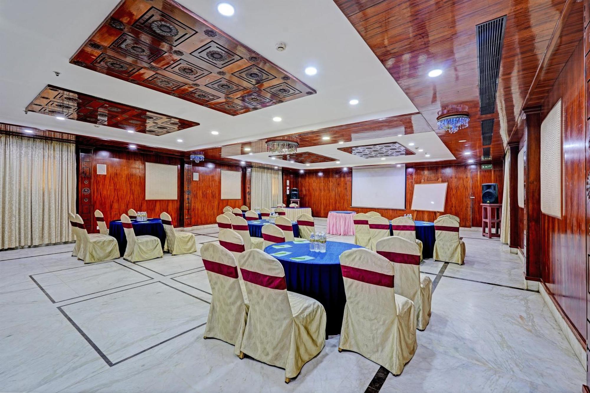 The Tark Near Delhi Airport 4* New Delhi
