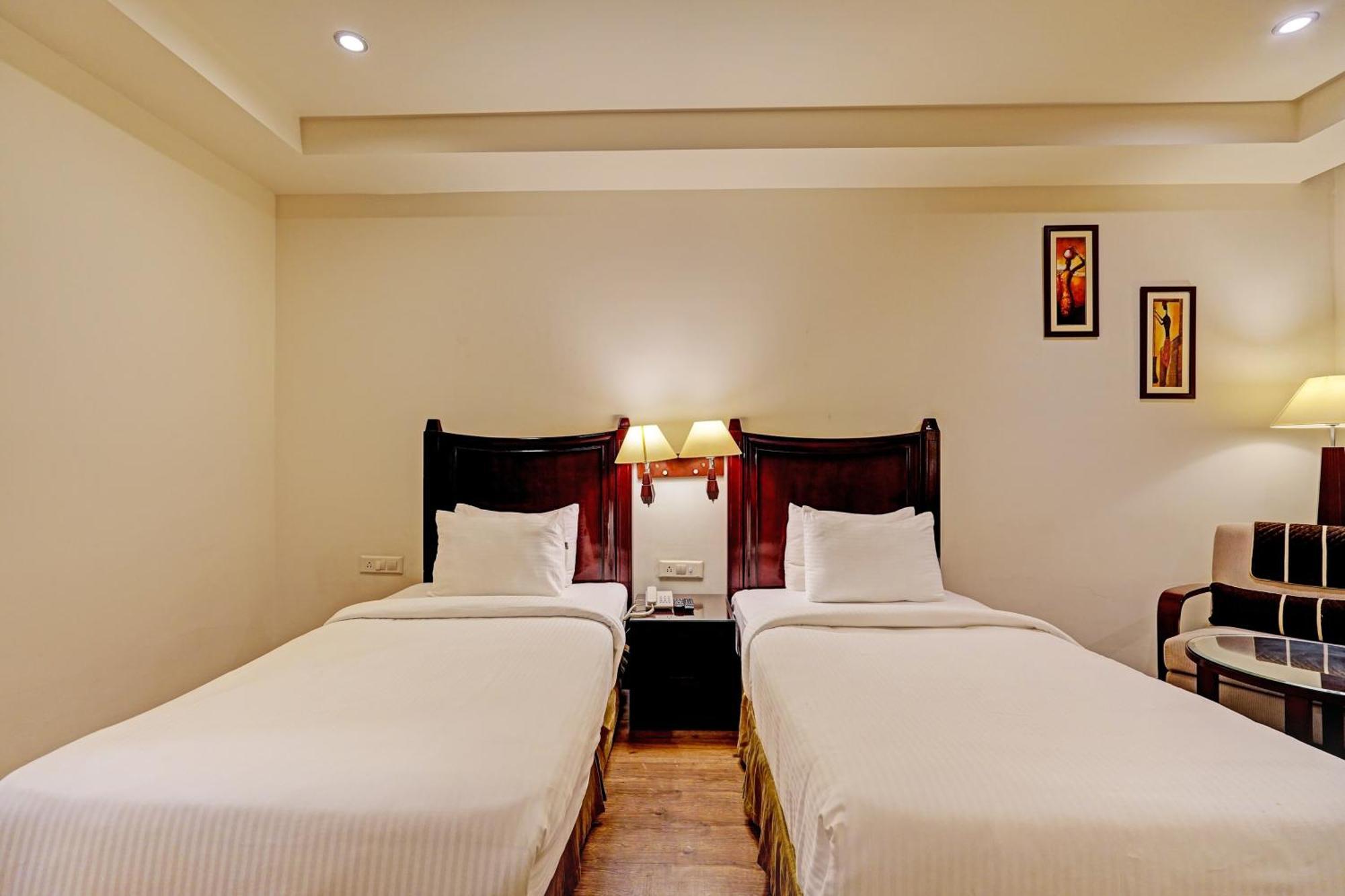 Hotel The Tark Near Delhi Airport 4*