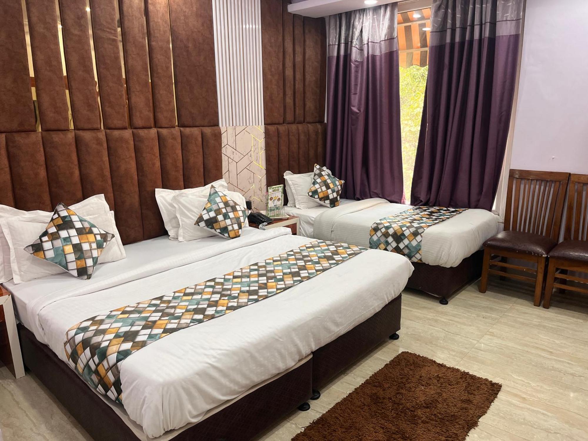 Embassy Near Rk Ashram Metro Hotel 4*