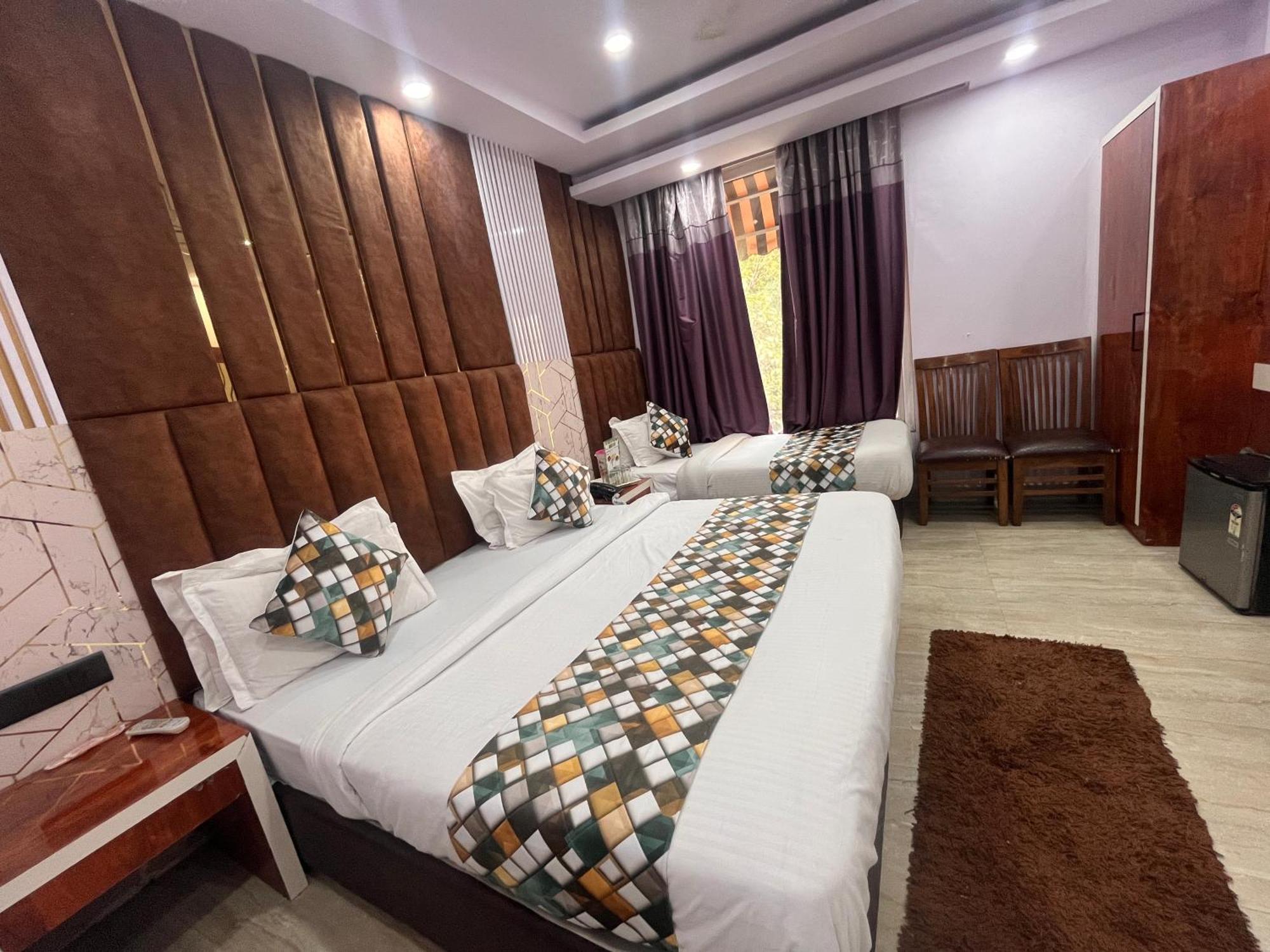 Embassy Near Rk Ashram Metro 4*