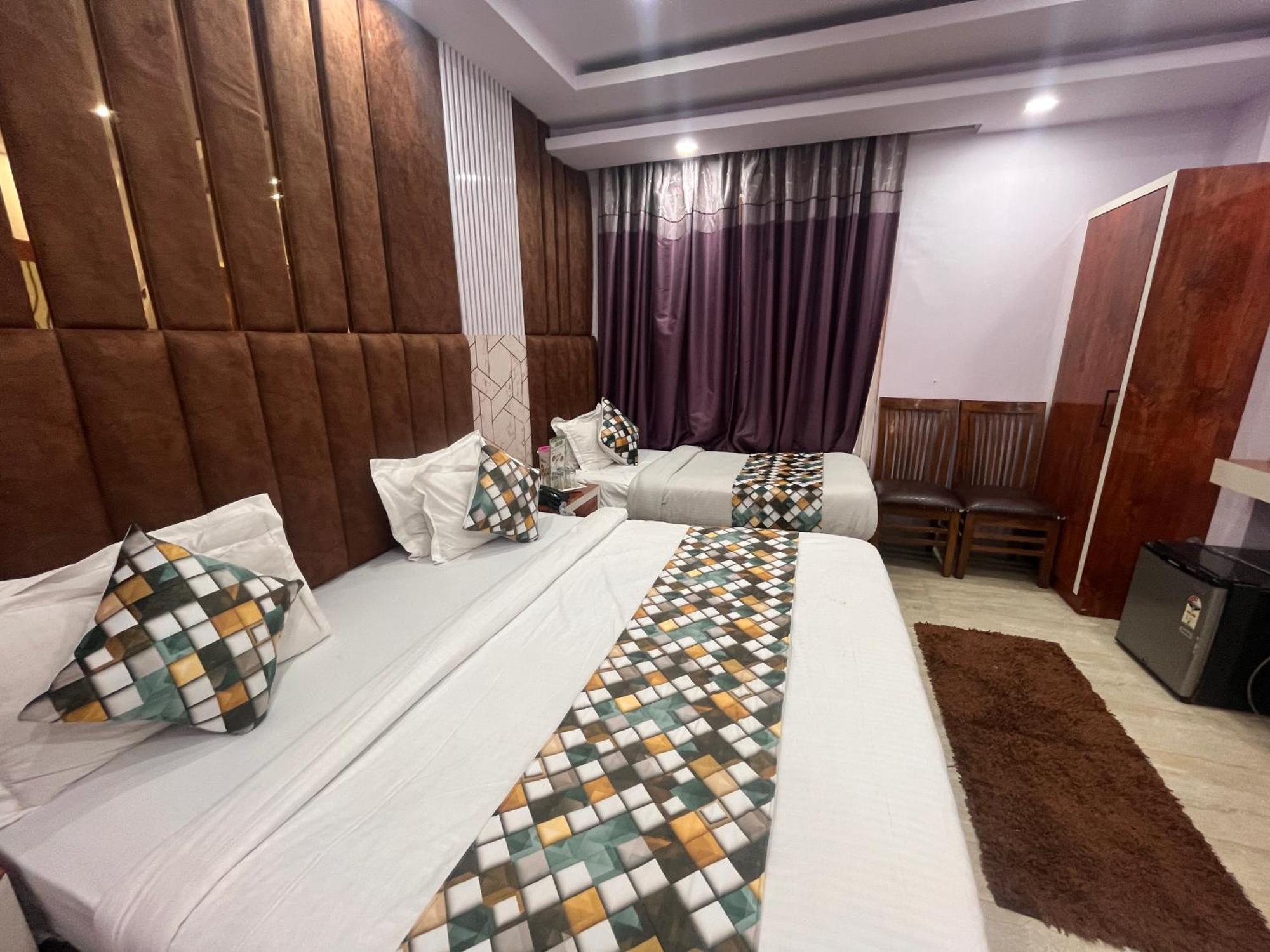 Hotel Embassy Near Rk Ashram Metro New Delhi