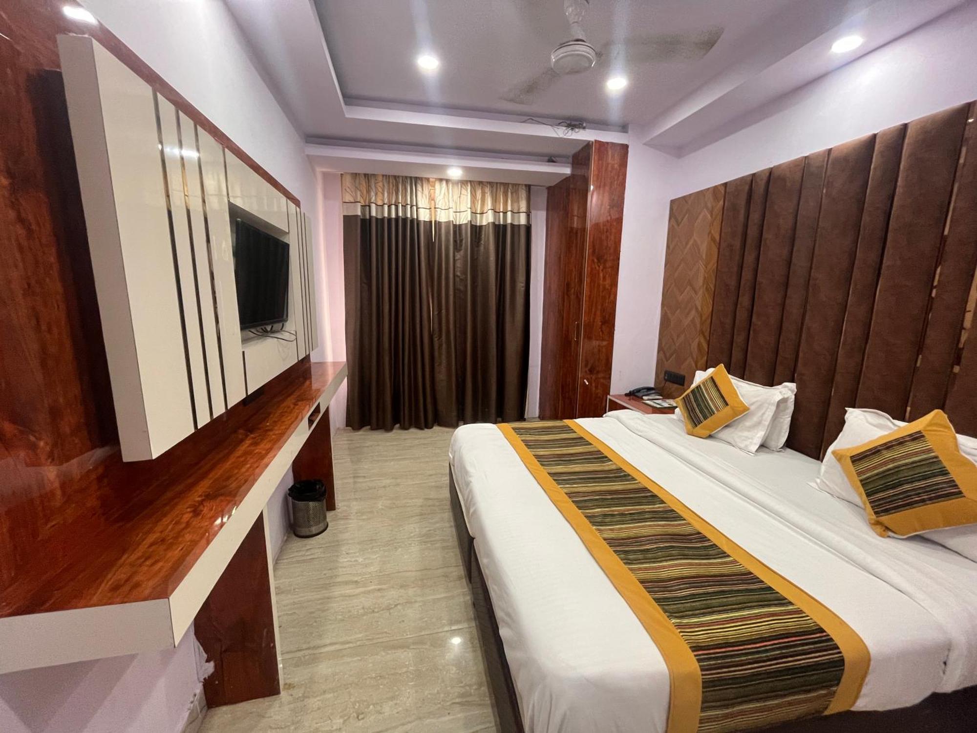Embassy Near Rk Ashram Metro 4*