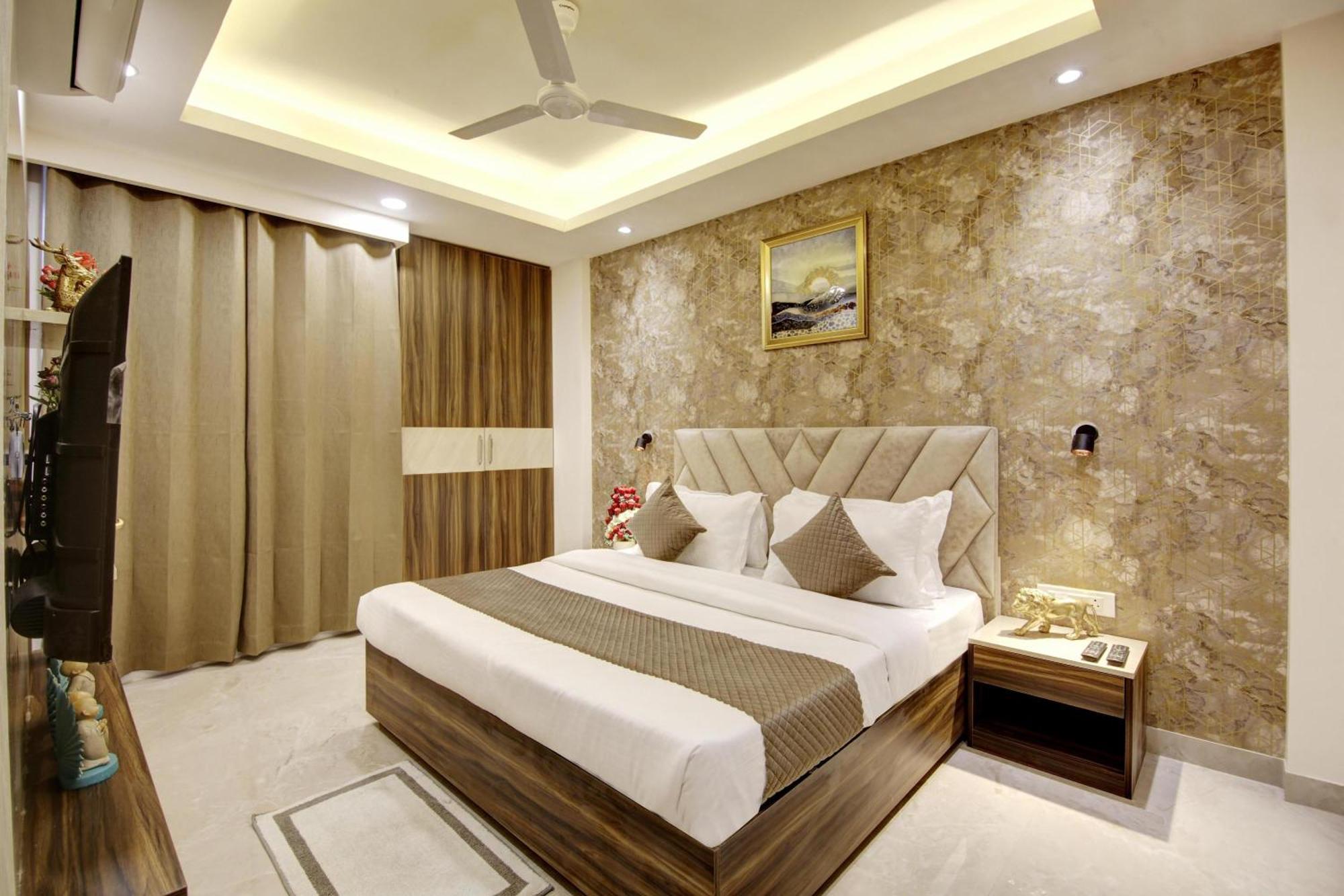 Mehul International -new Delhi Center Hotel