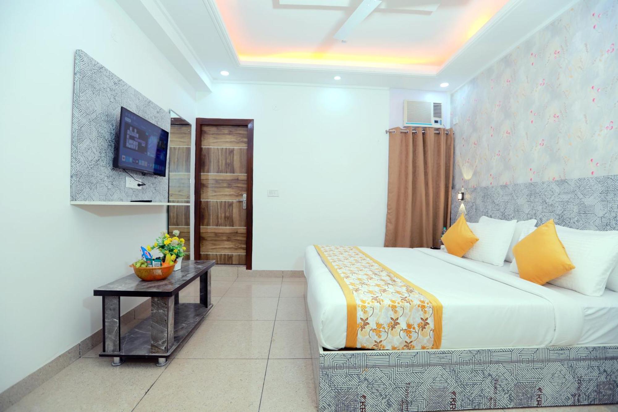 Apollyon Homestay New Delhi