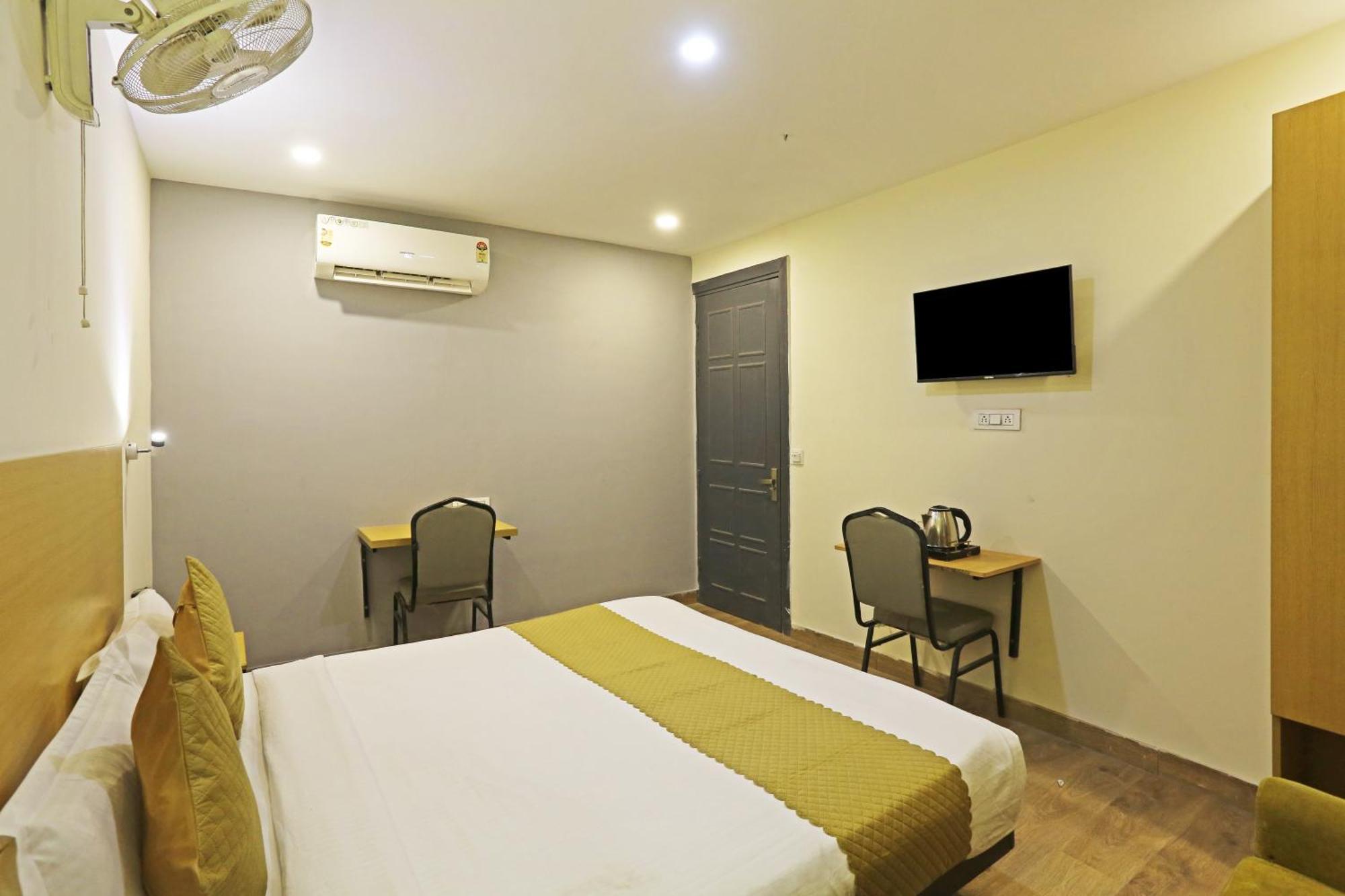Twamev Residency Uttam Nagar Couple Friendly Hotel 4*