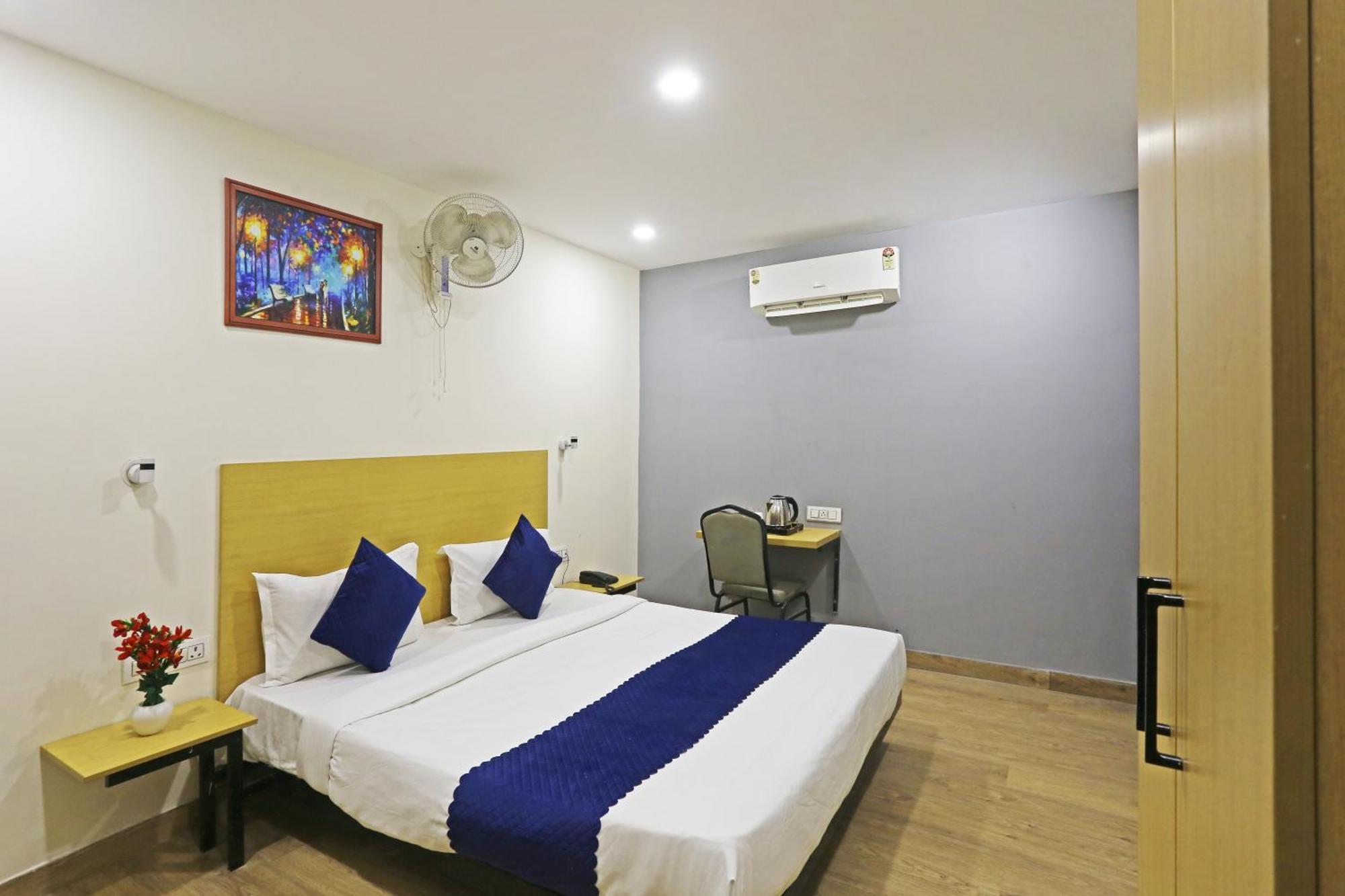 Hotel Twamev Residency Uttam Nagar Couple Friendly 4*