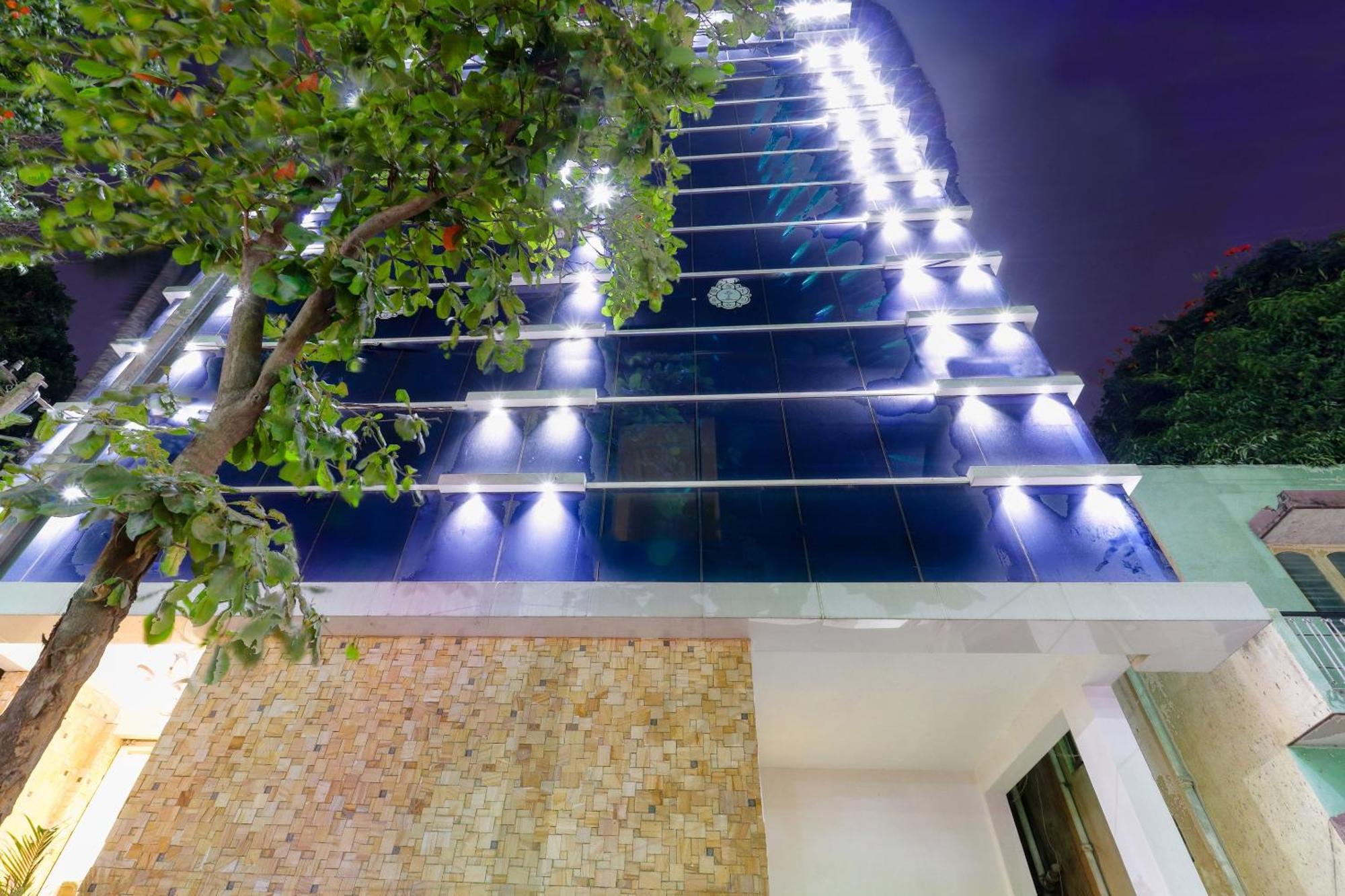 O Golden Eye Hotel *