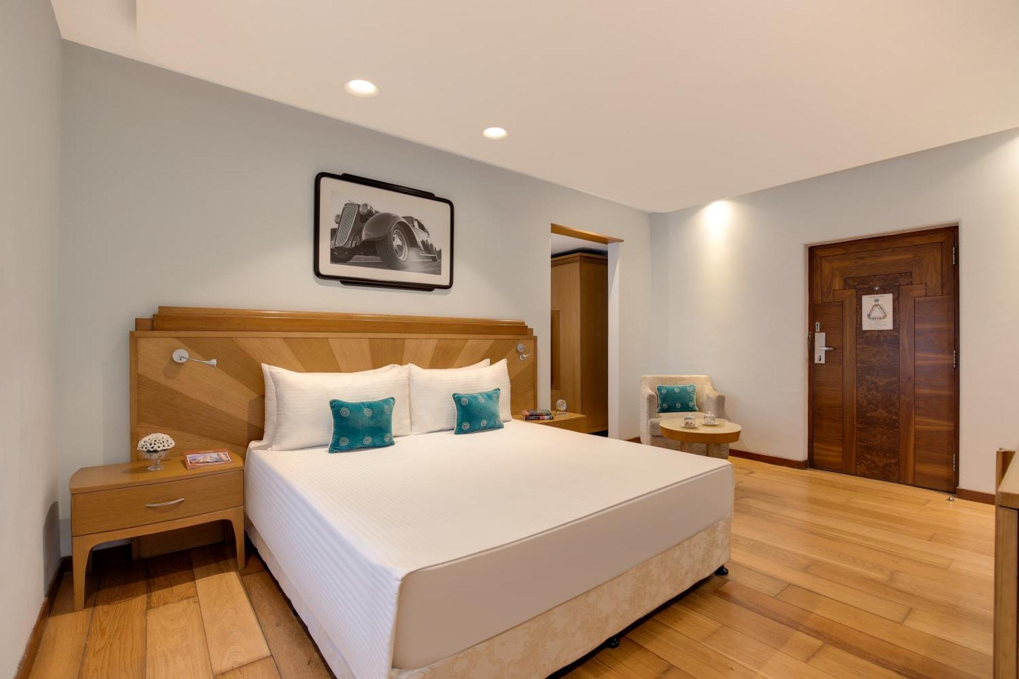 Ambassador, - Ihcl Seleqtions Hotel New Delhi