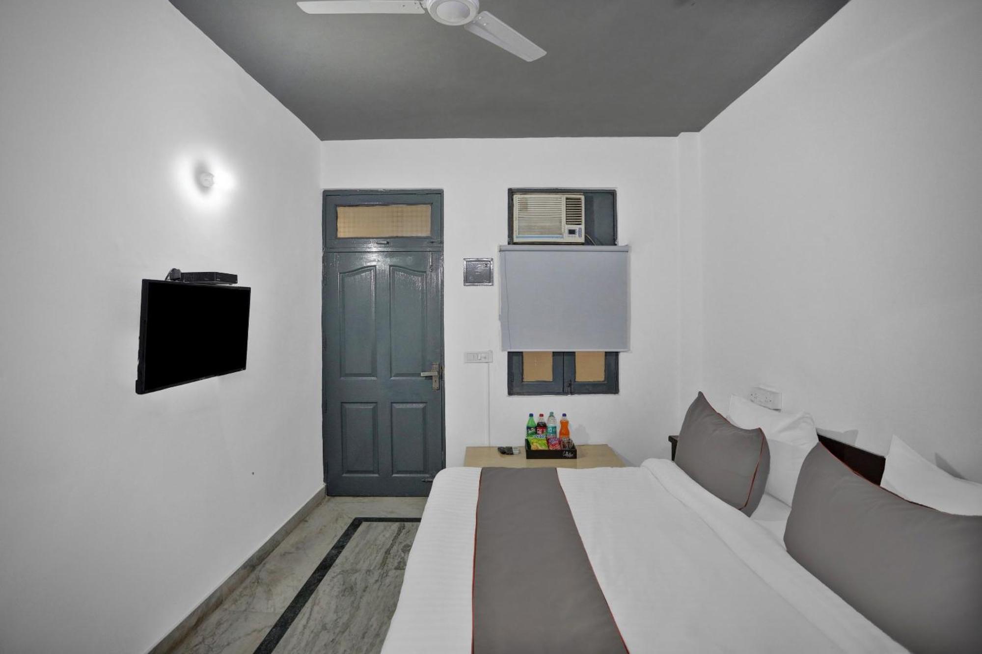 O The Premium New Delhi