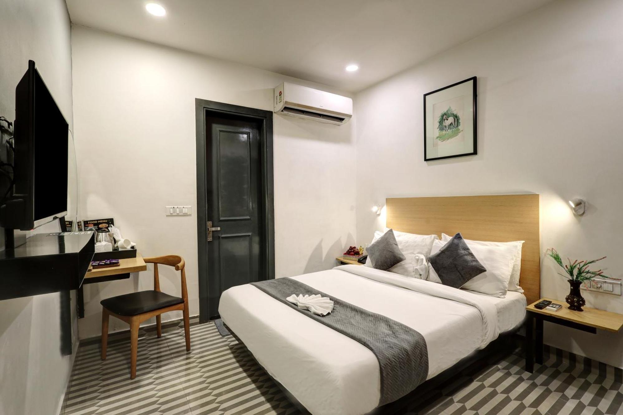 The Rasa Near Welcome Metro Station 3*