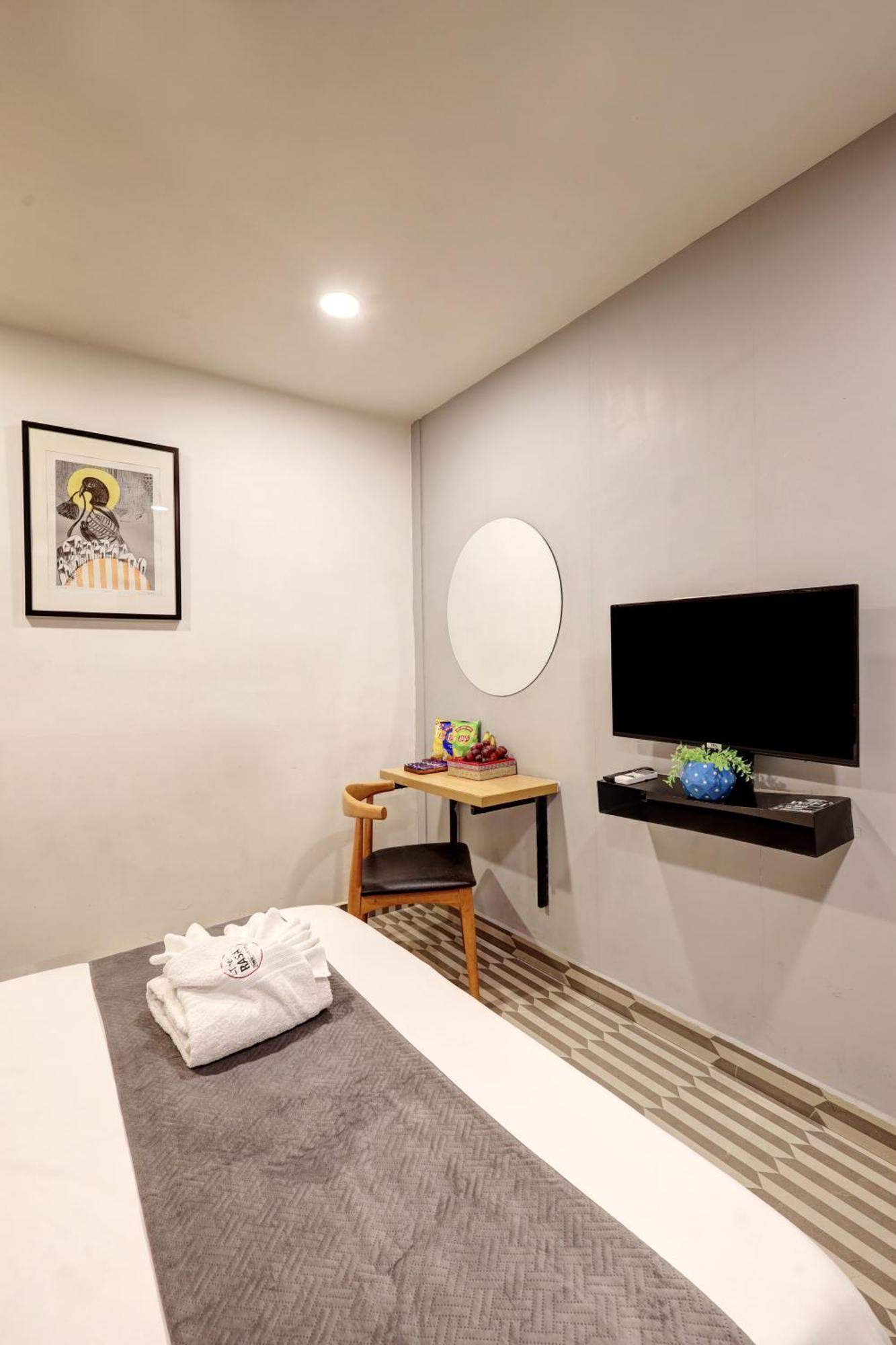 Hotel The Rasa Near Welcome Metro Station New Delhi