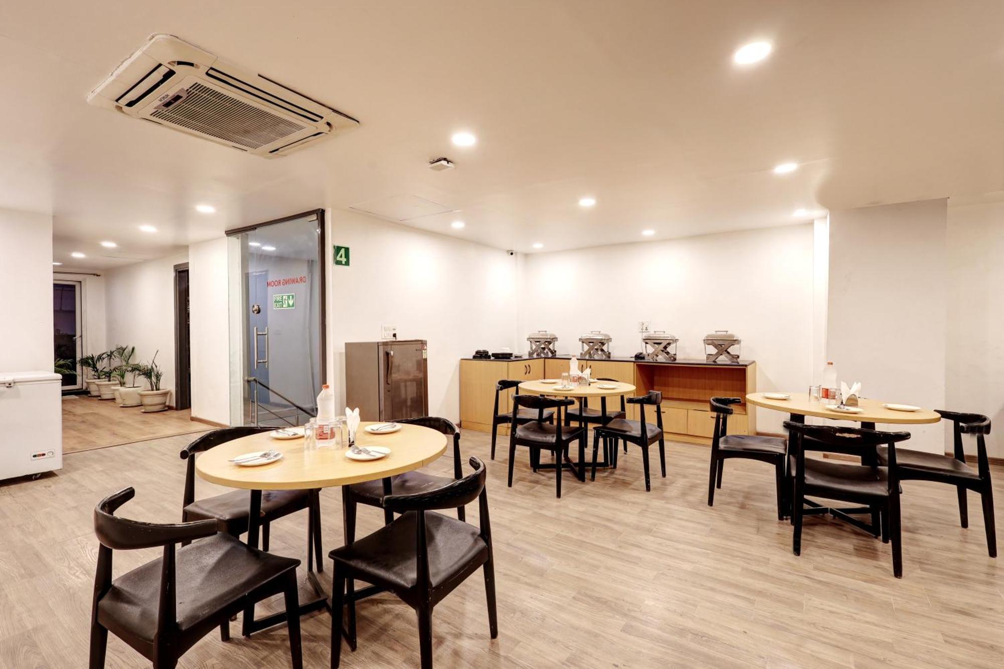 The Rasa Near Welcome Metro Station 3* New Delhi