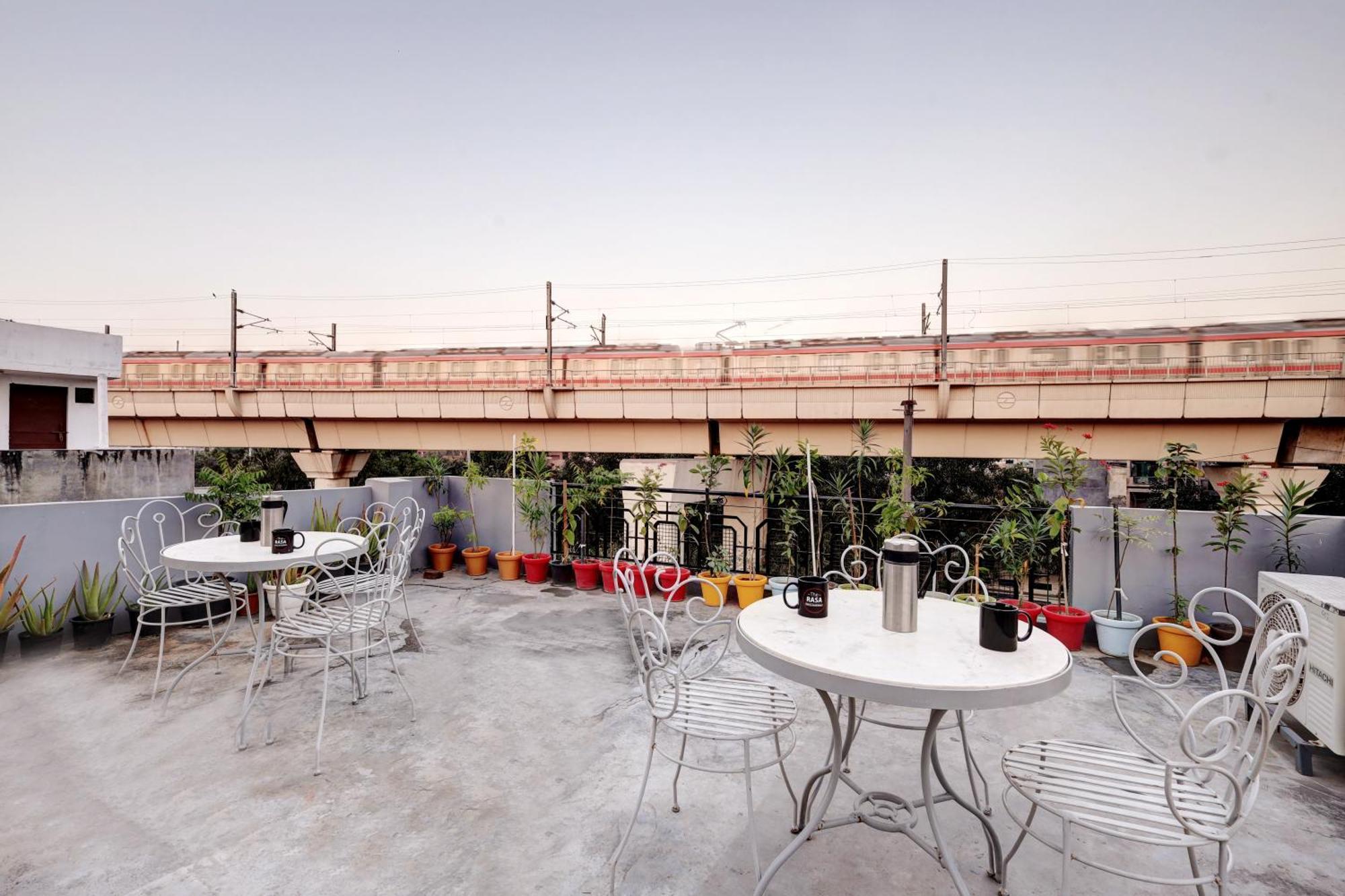 The Rasa Near Welcome Metro Station Hotel 3*