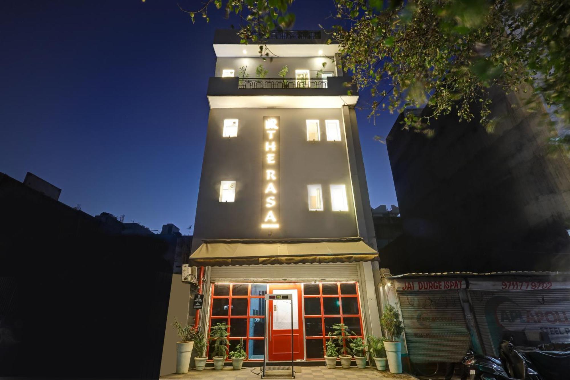 The Rasa Near Welcome Metro Station Hotel 3*