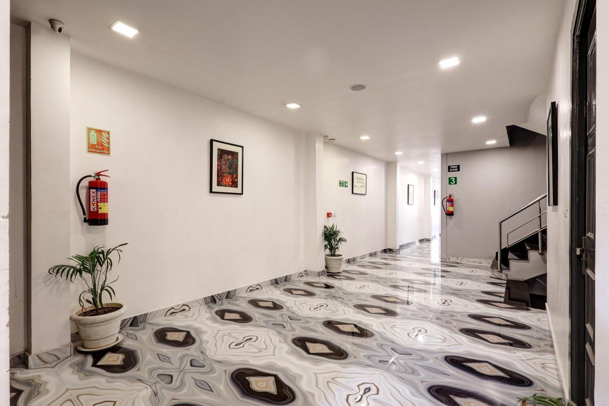 The Rasa Near Welcome Metro Station 3* New Delhi