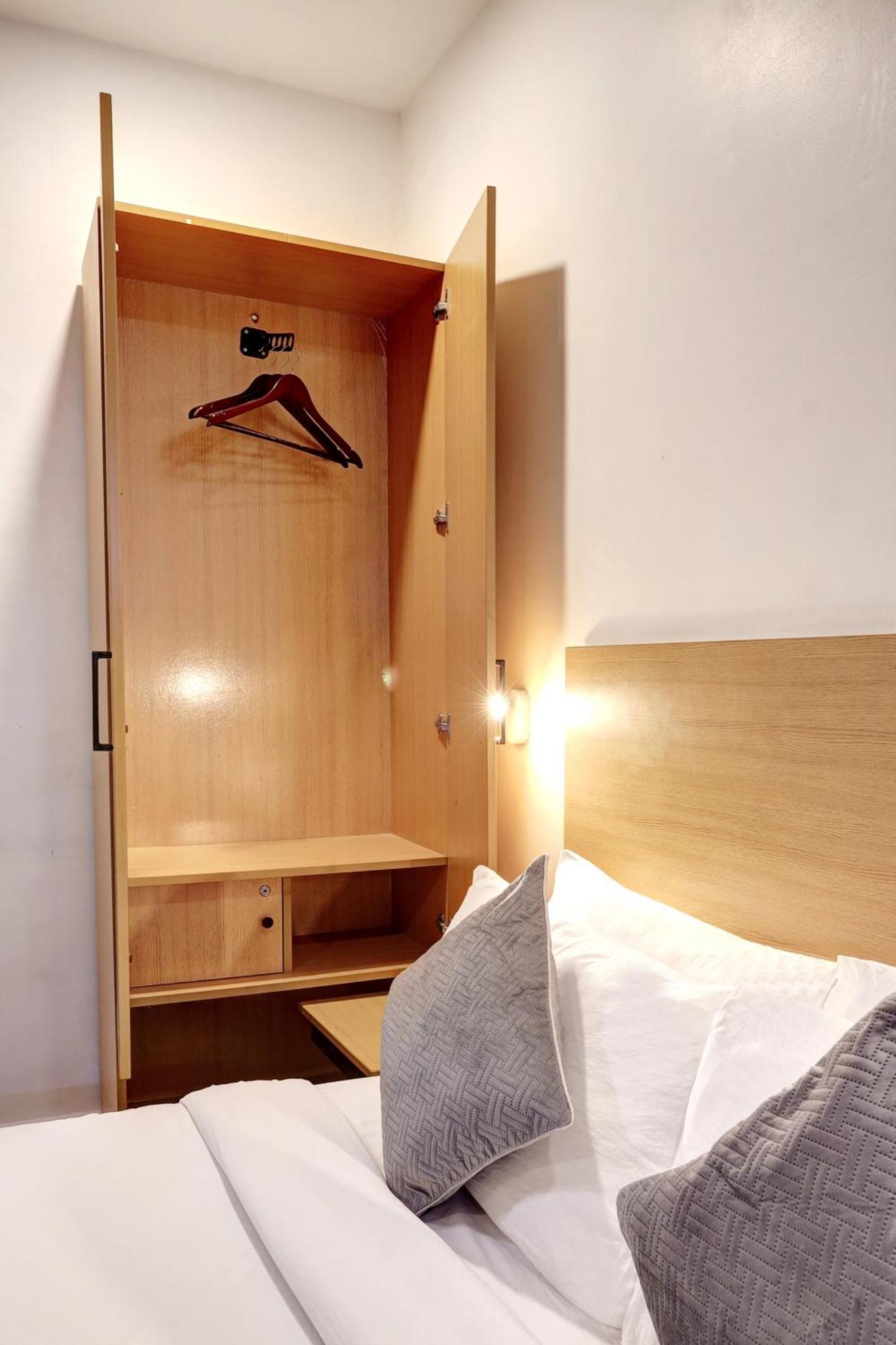 The Rasa Near Welcome Metro Station Hotel 3*