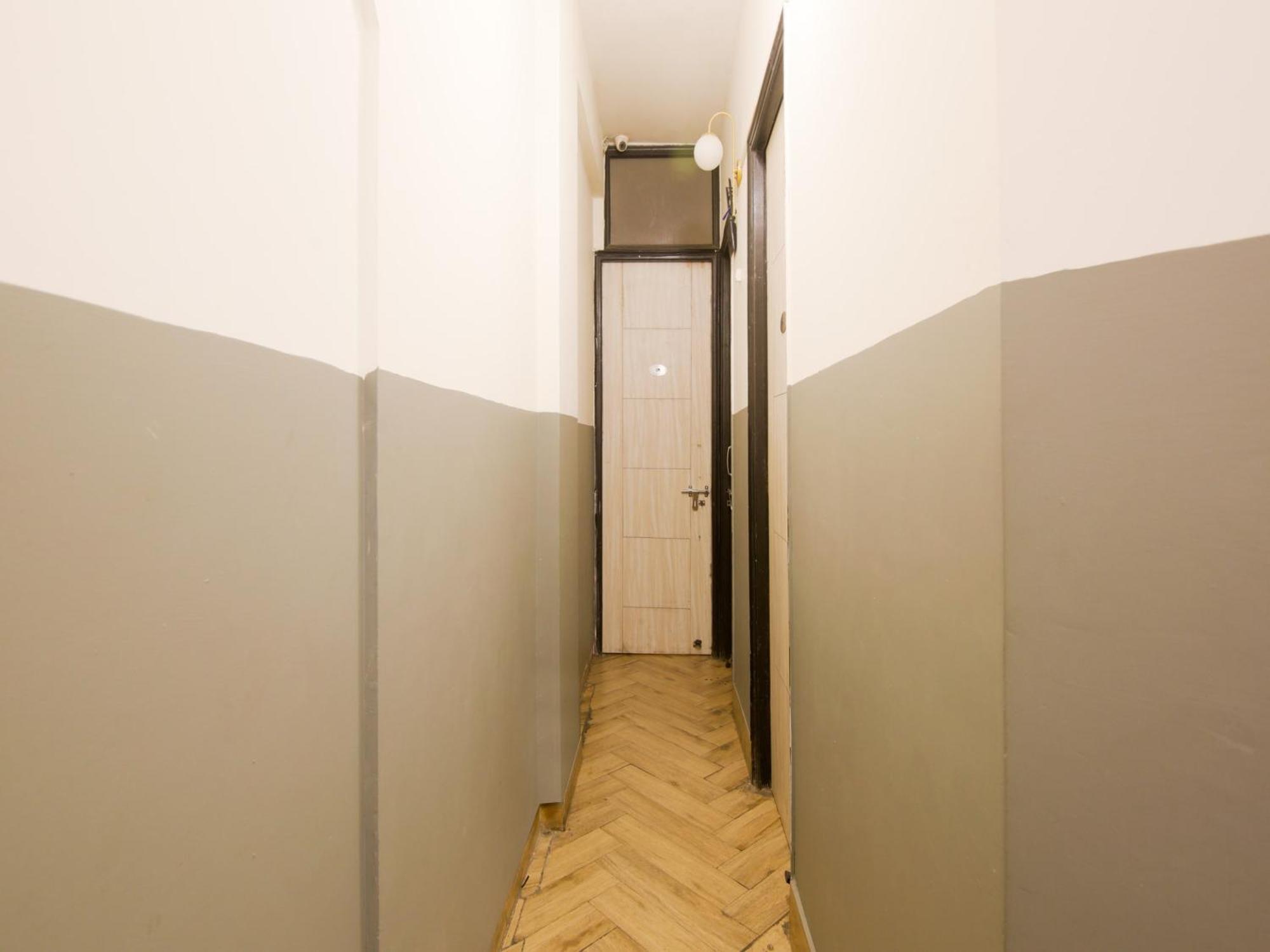 Hotel O House New Delhi