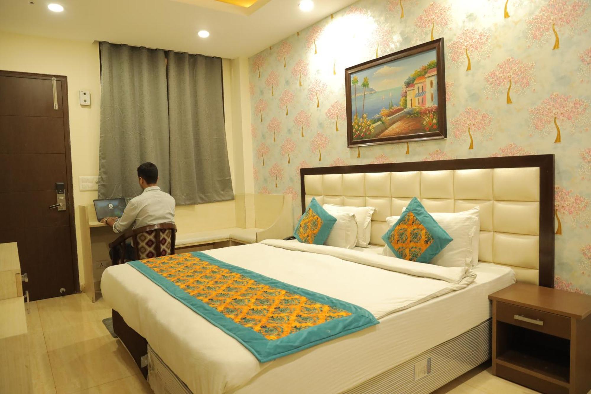 Nirvana Hotel New Delhi