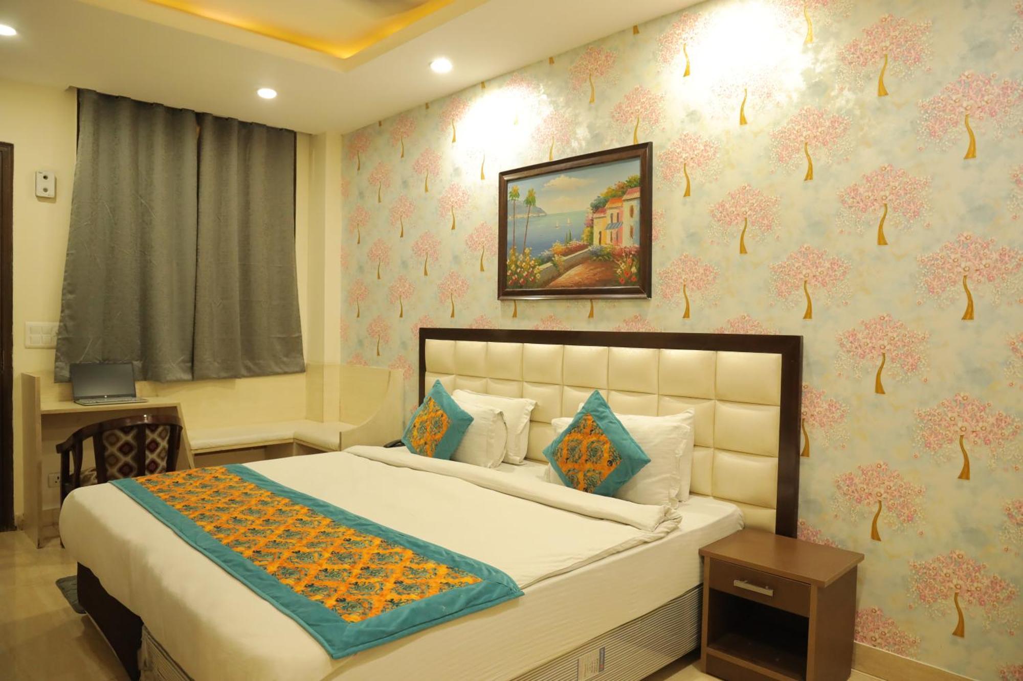 Nirvana Hotel New Delhi