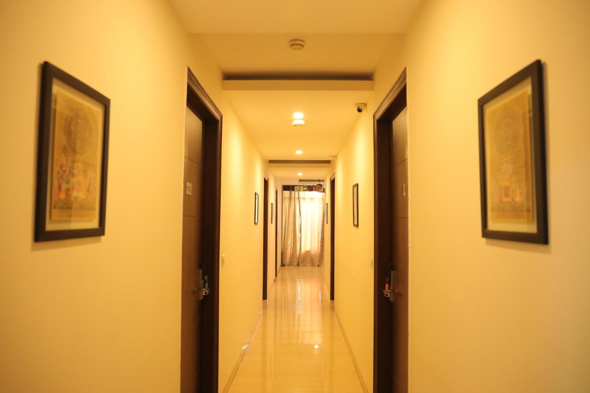 Nirvana Hotel 3*