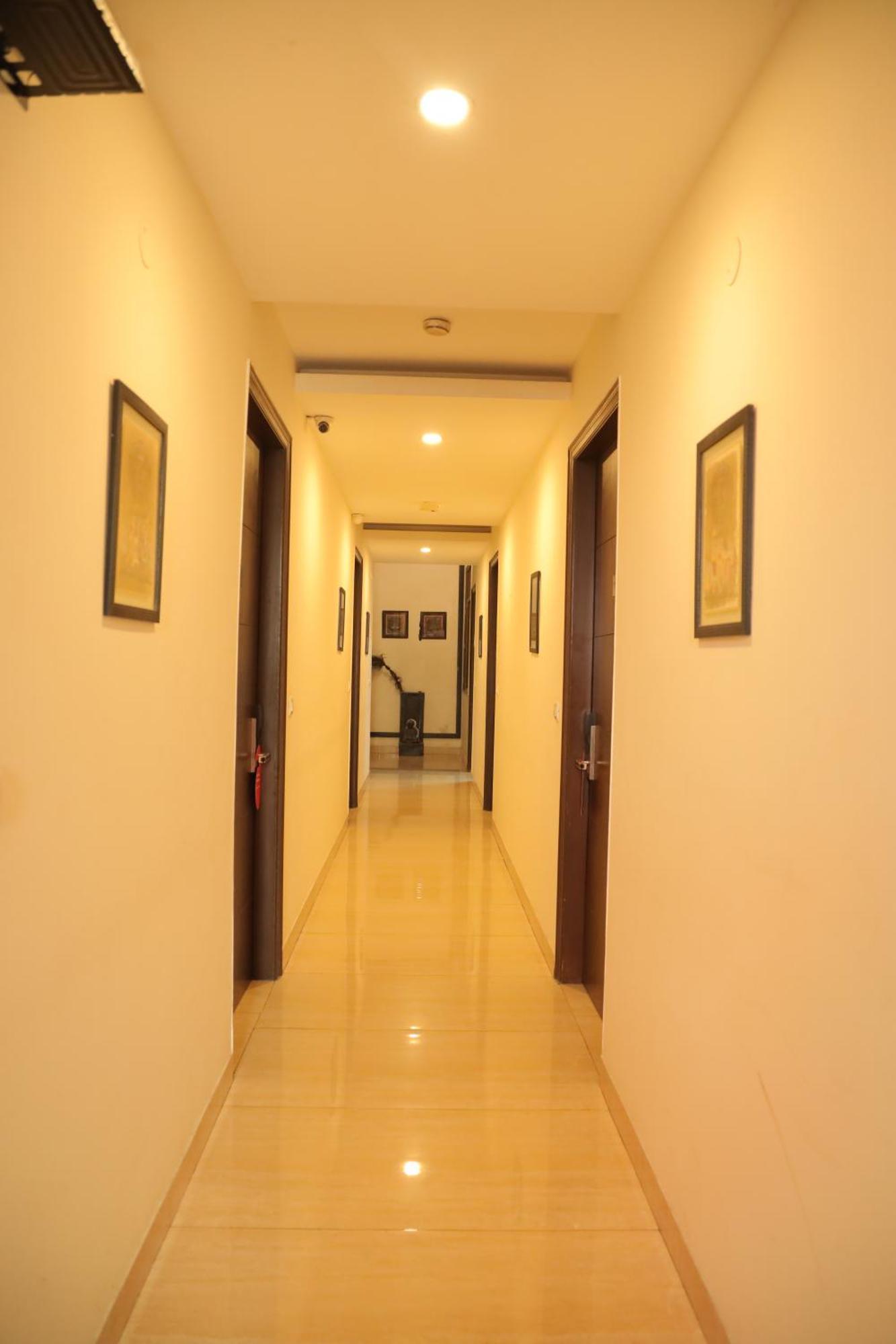 Nirvana Hotel 3*