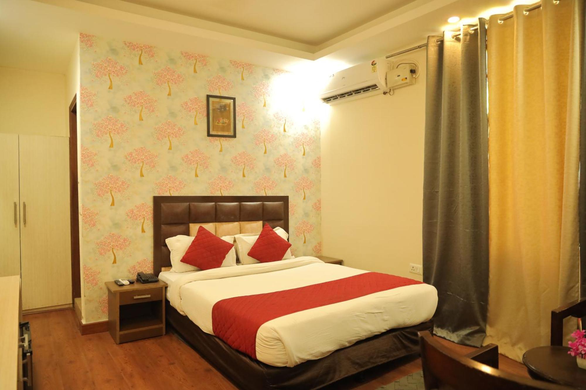 Hotel Nirvana 3*