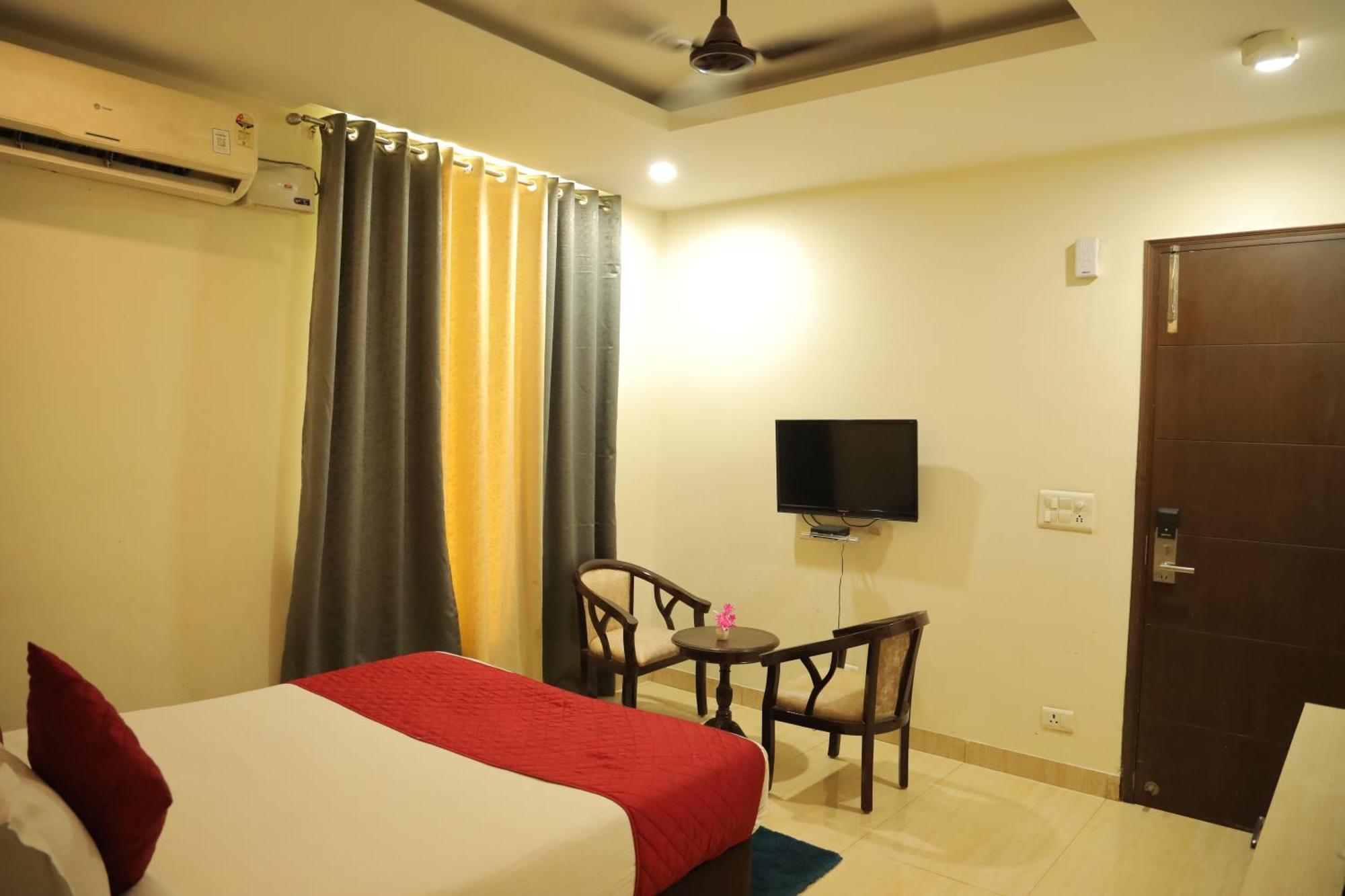 Nirvana Hotel New Delhi