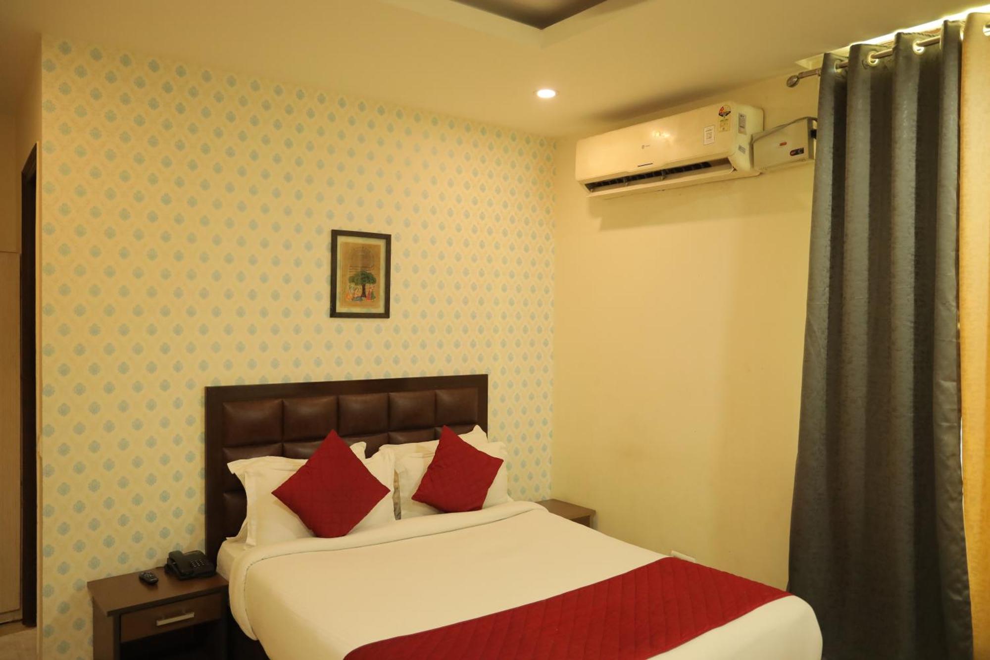 Nirvana Hotel New Delhi