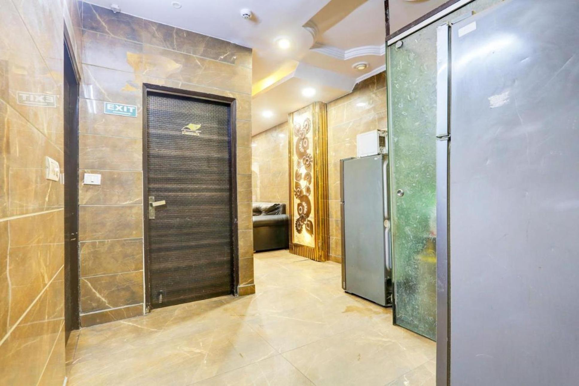 Akash Continental Near Hari Nagar Couple Friendly Hotel 3*