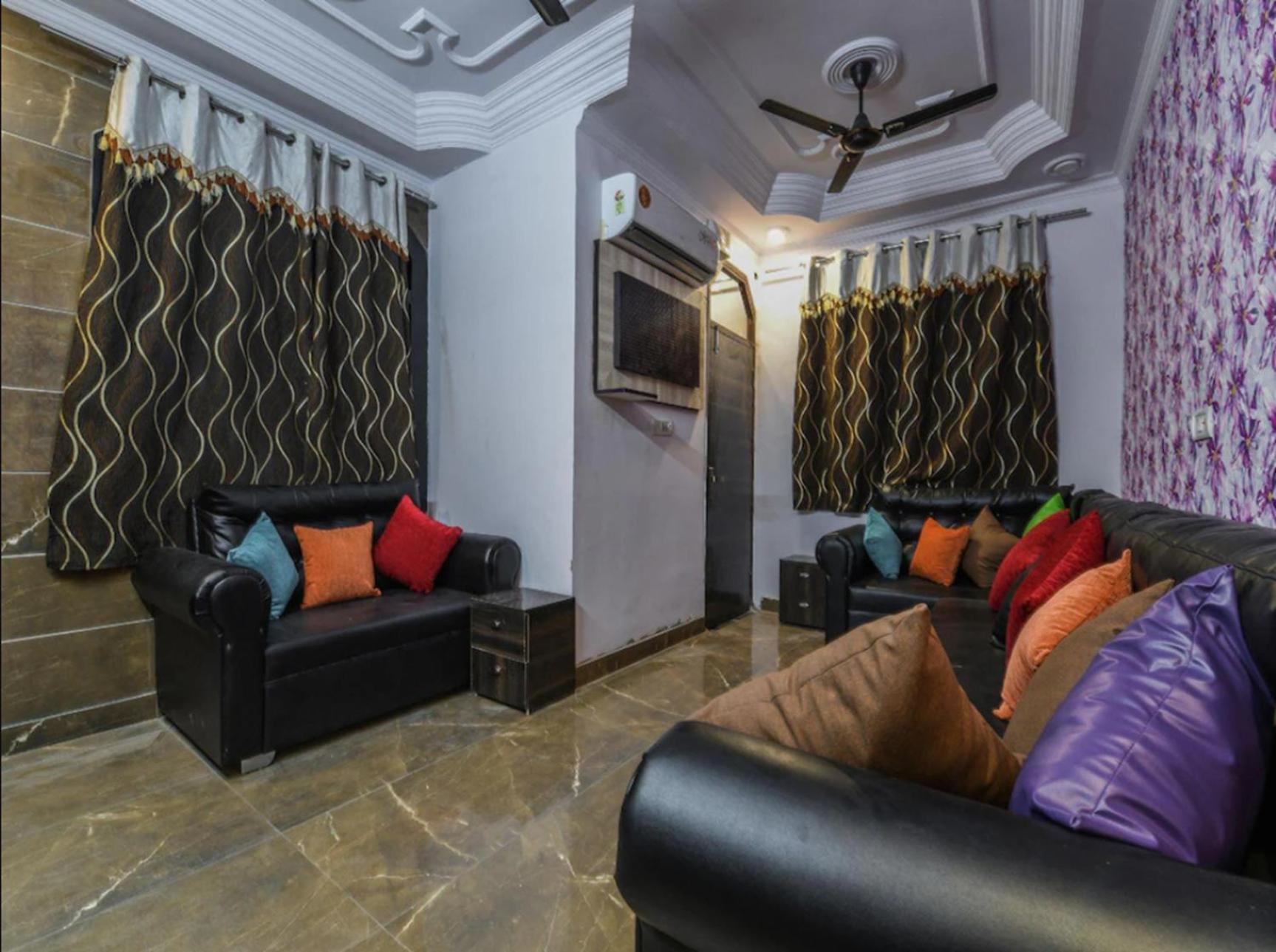 Akash Continental Near Hari Nagar Couple Friendly