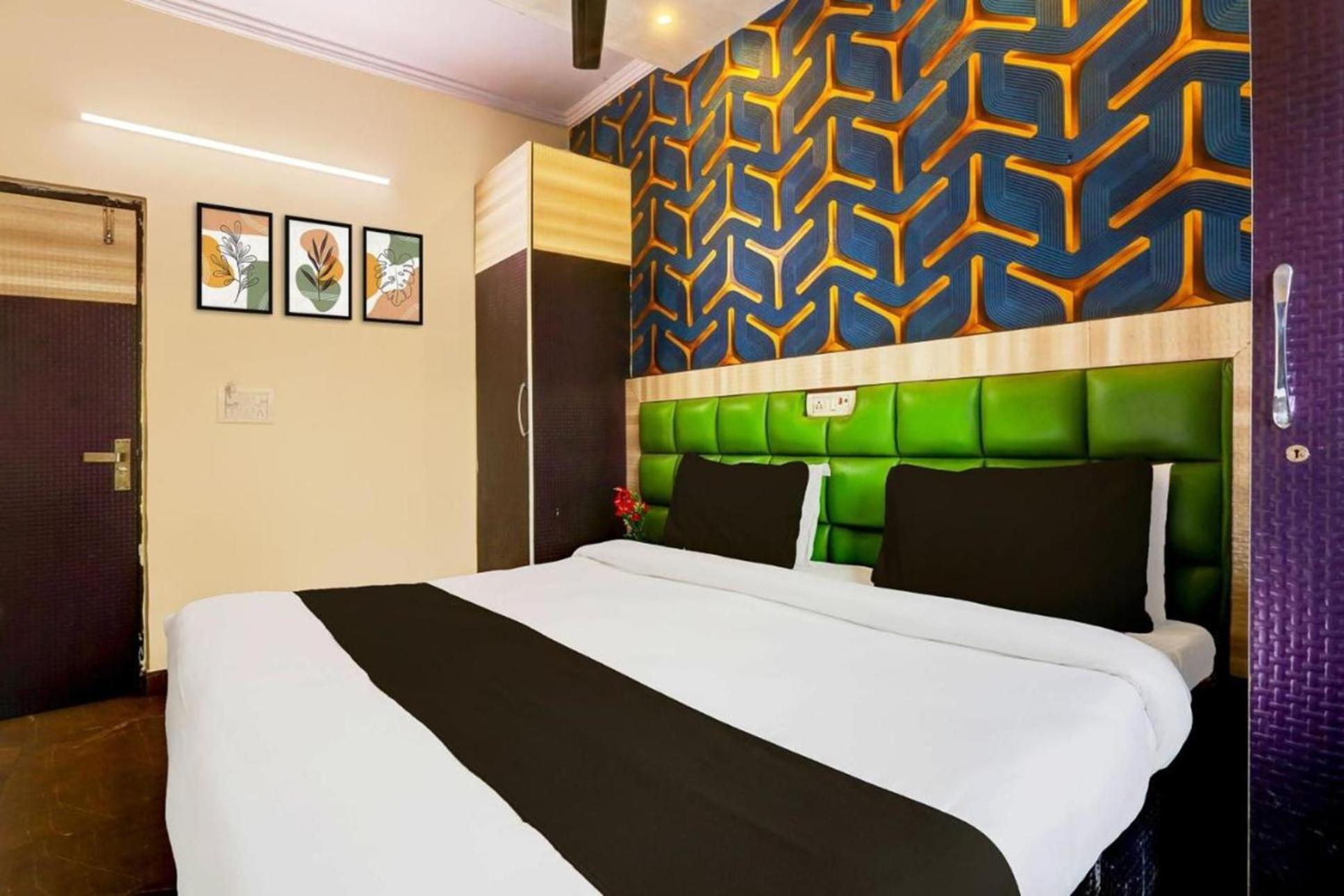 Akash Continental Near Hari Nagar Couple Friendly Hotel