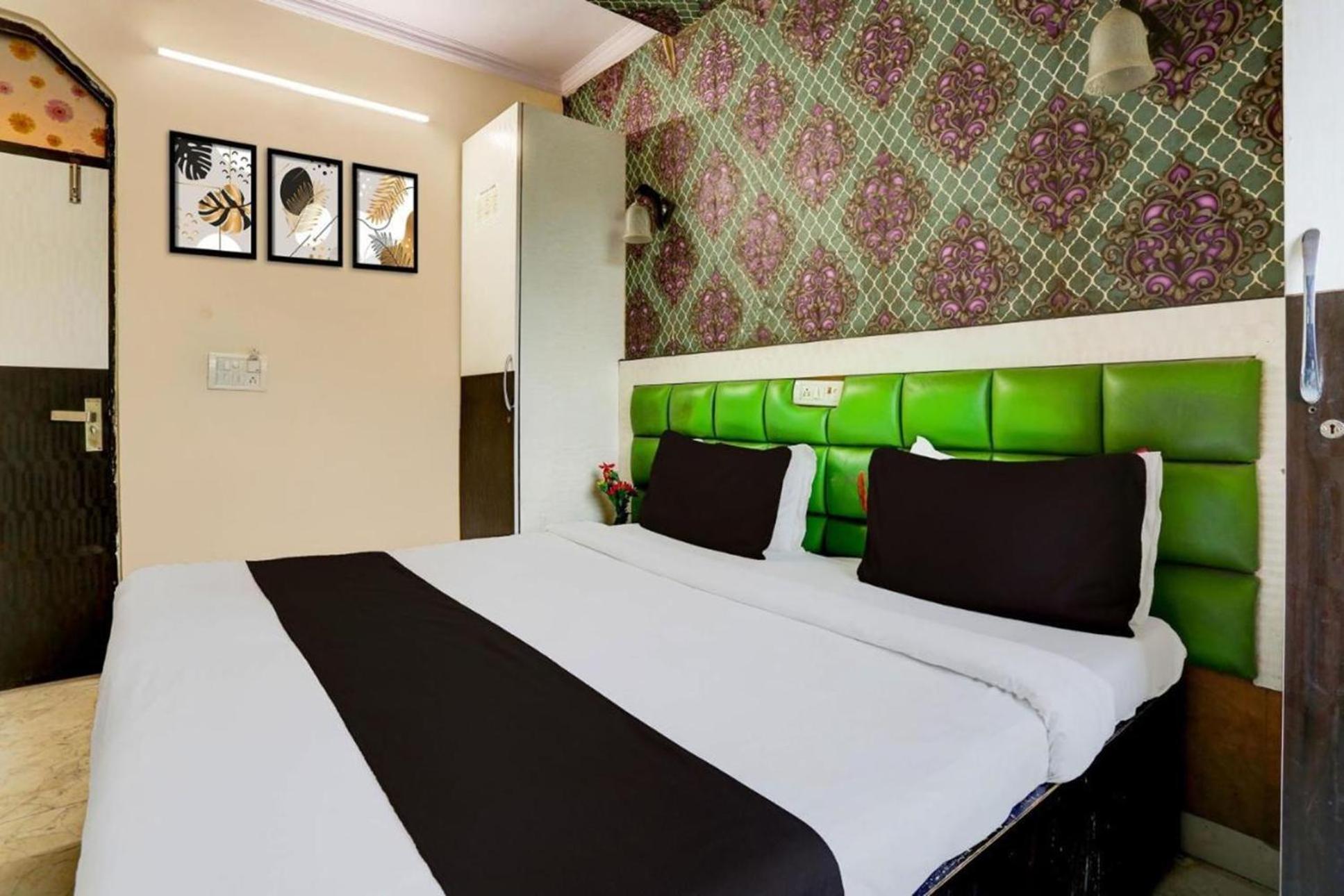 Akash Continental Near Hari Nagar Couple Friendly Hotel 3*
