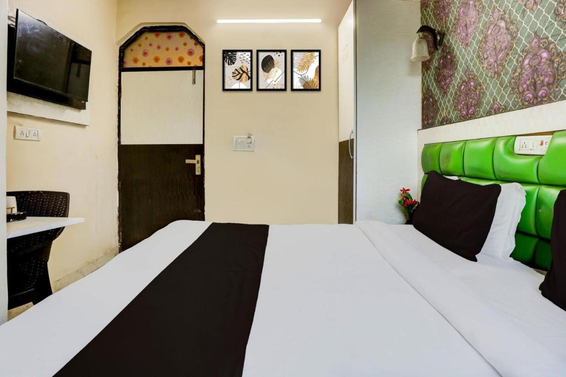 Akash Continental Near Hari Nagar Couple Friendly Hotel 3*