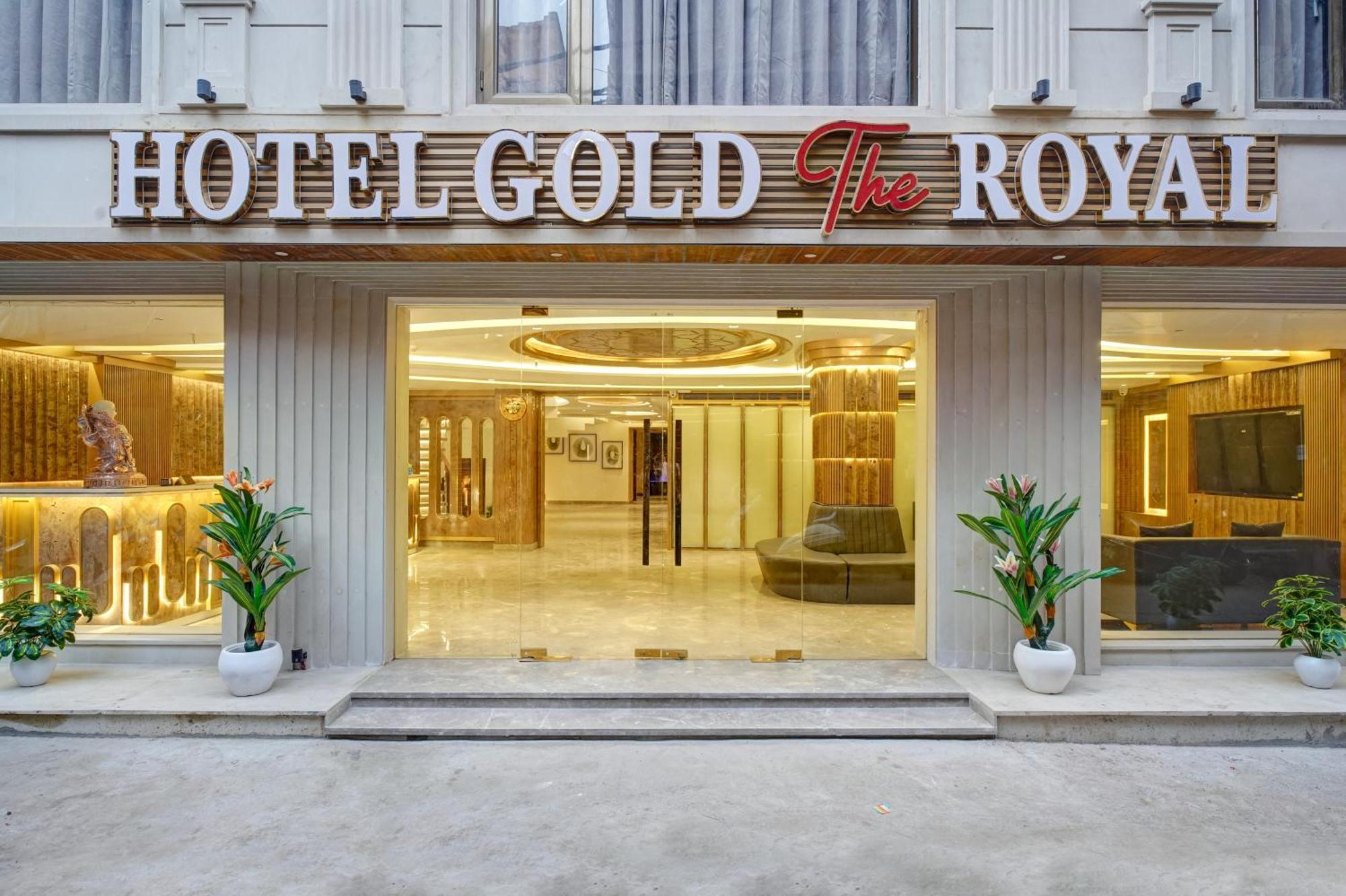 Hotel Newly Built Gold The Royal With Rooftop Restaurant - 2mins Walk From Rail Station & 5mins From Connaught Place 4*