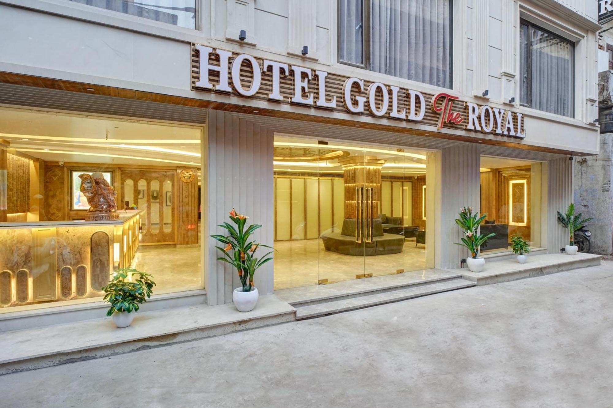 Hotel Newly Built Gold The Royal With Rooftop Restaurant - 2mins Walk From Rail Station & 5mins From Connaught Place 4*
