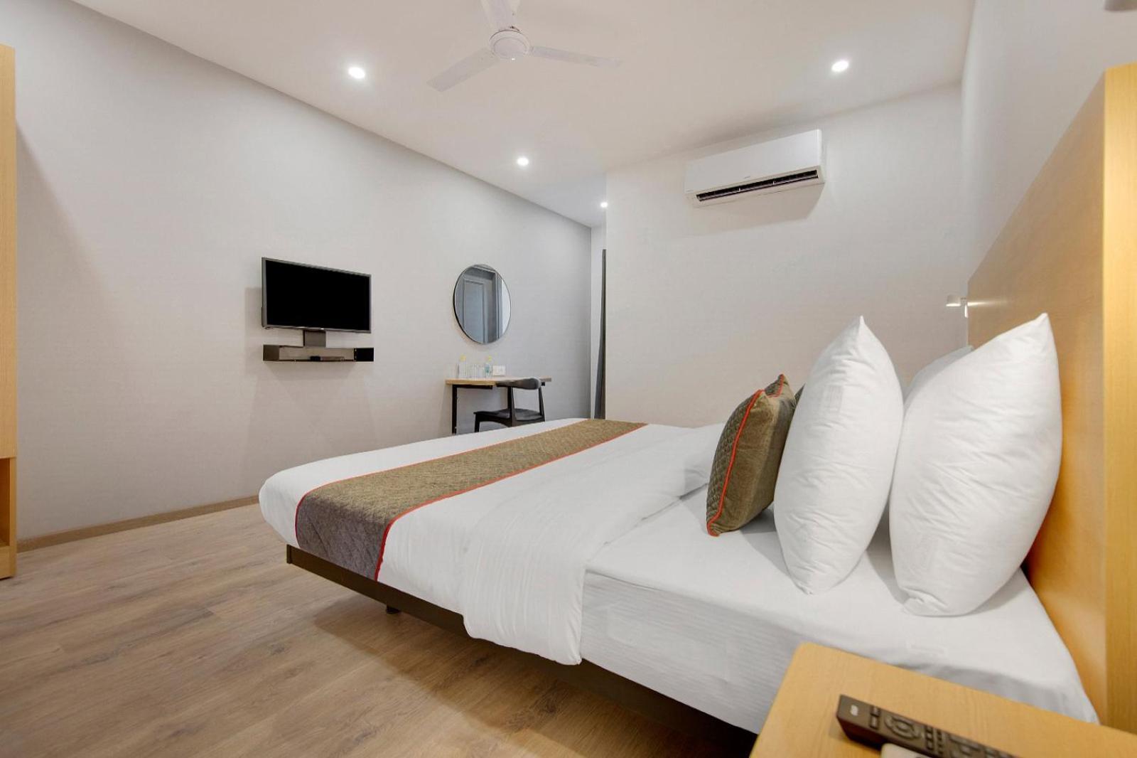 Aerotech Near Delhi Airport Hotel