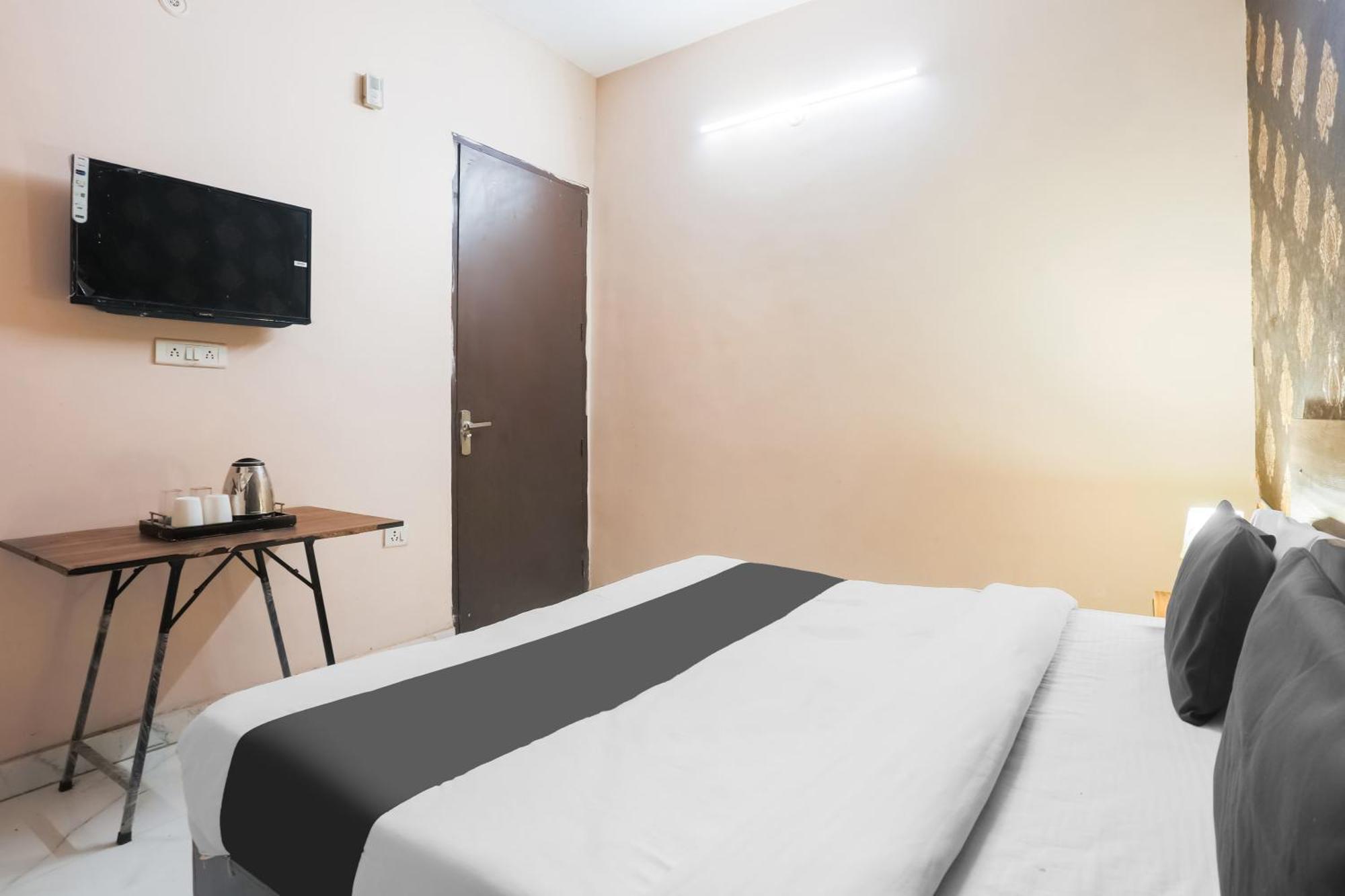 Super O Downtown Uttam Nagar Formerly Town Plaza 4*